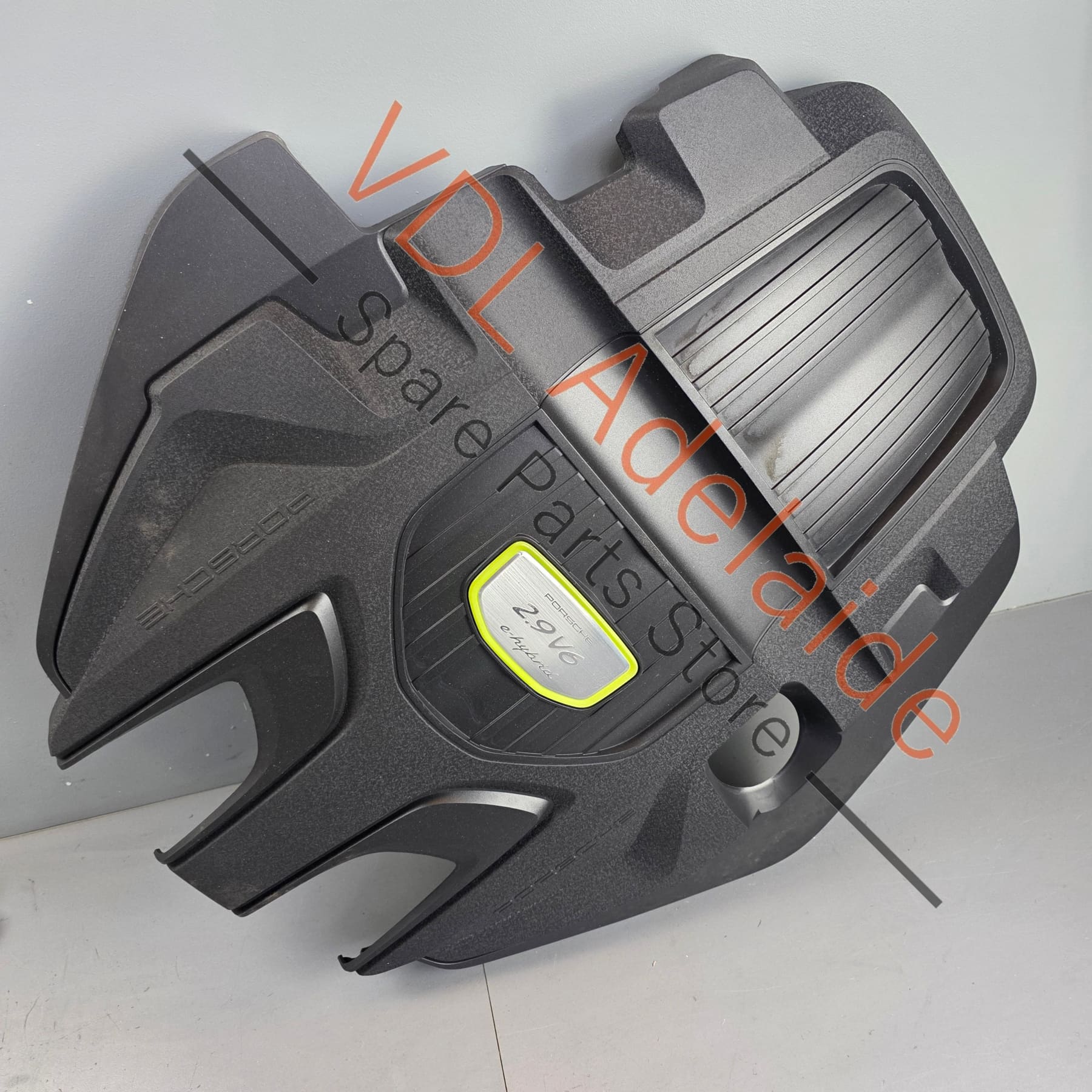 971103925S 971103925B    Porsche Panamera Hybrid Engine Cover Trim 971103925B 971103925S