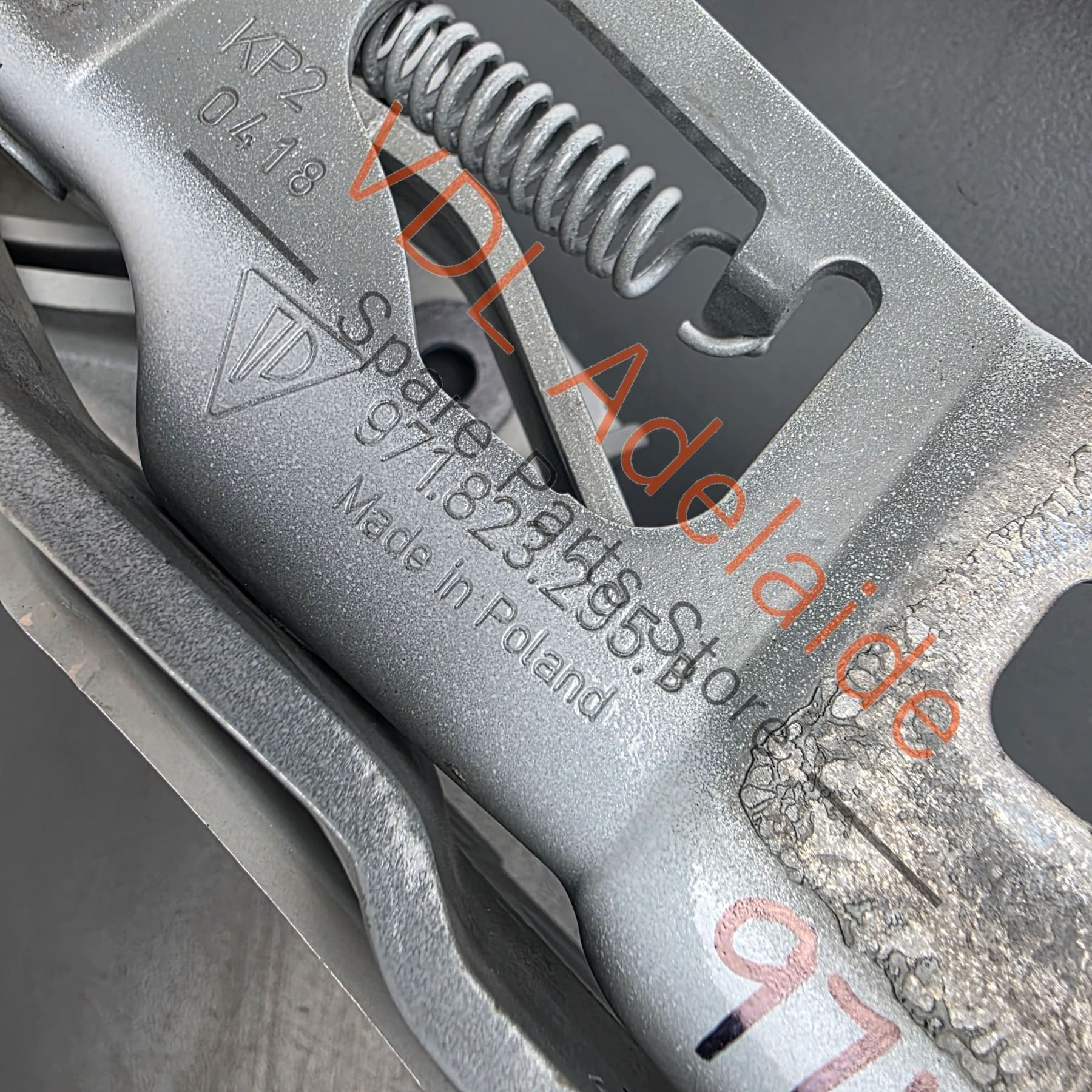 971823295BY 971823296BY    Porsche Panamera 971 Bonnet Hinge Set left & right 971823295BY 971823296BY GRV