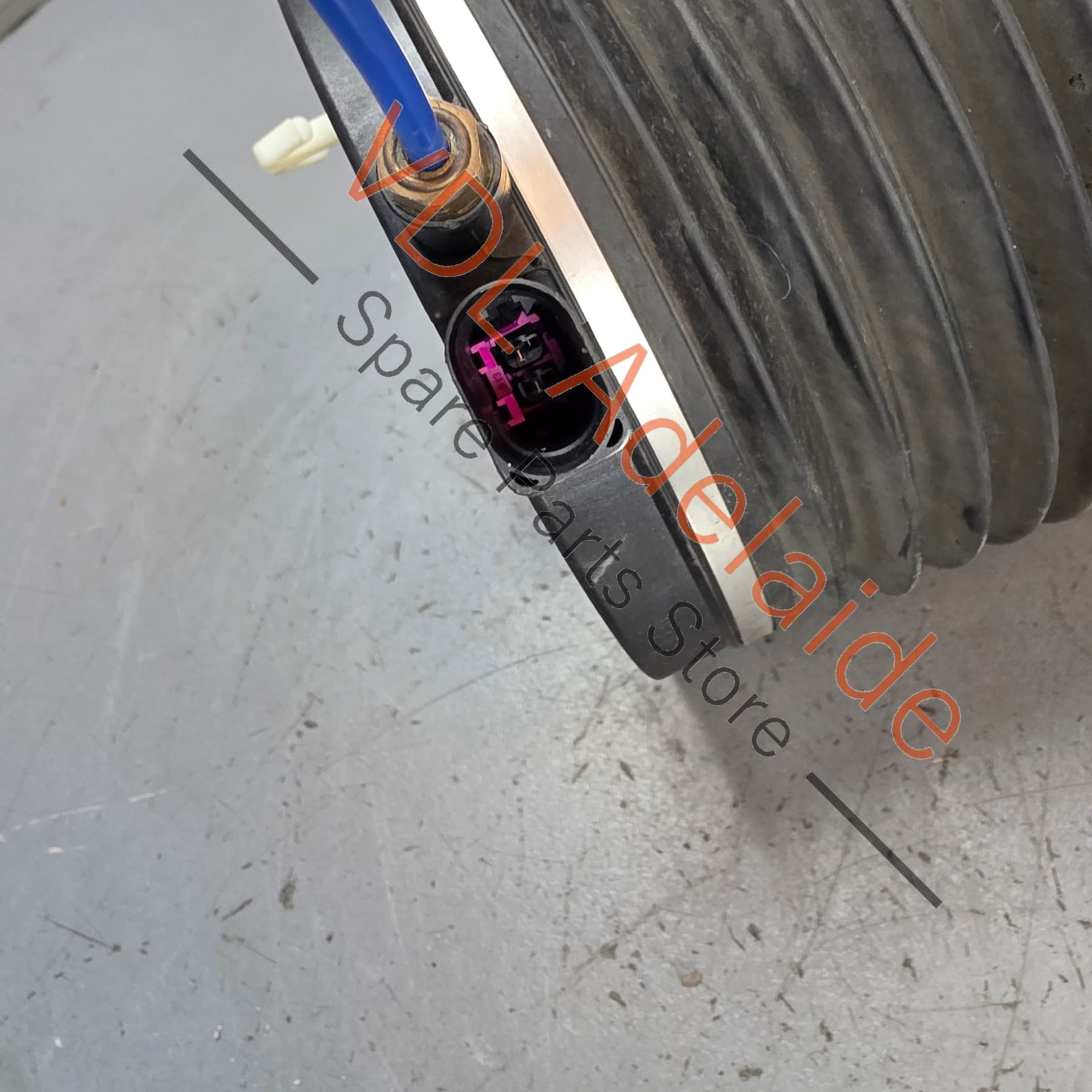 971616026C     Porsche Panamera 971 Right Rear Suspension Airbag Air Spring Cylinder LHS 971616026C 971616026H