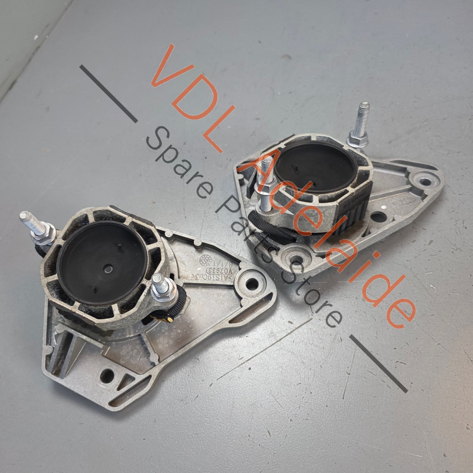 
9A739915103 9A739915104 9A739915203 9A739915204  Porsche Panamera 971 Pair of Gearbox Mounts 9A739915104 971399151D