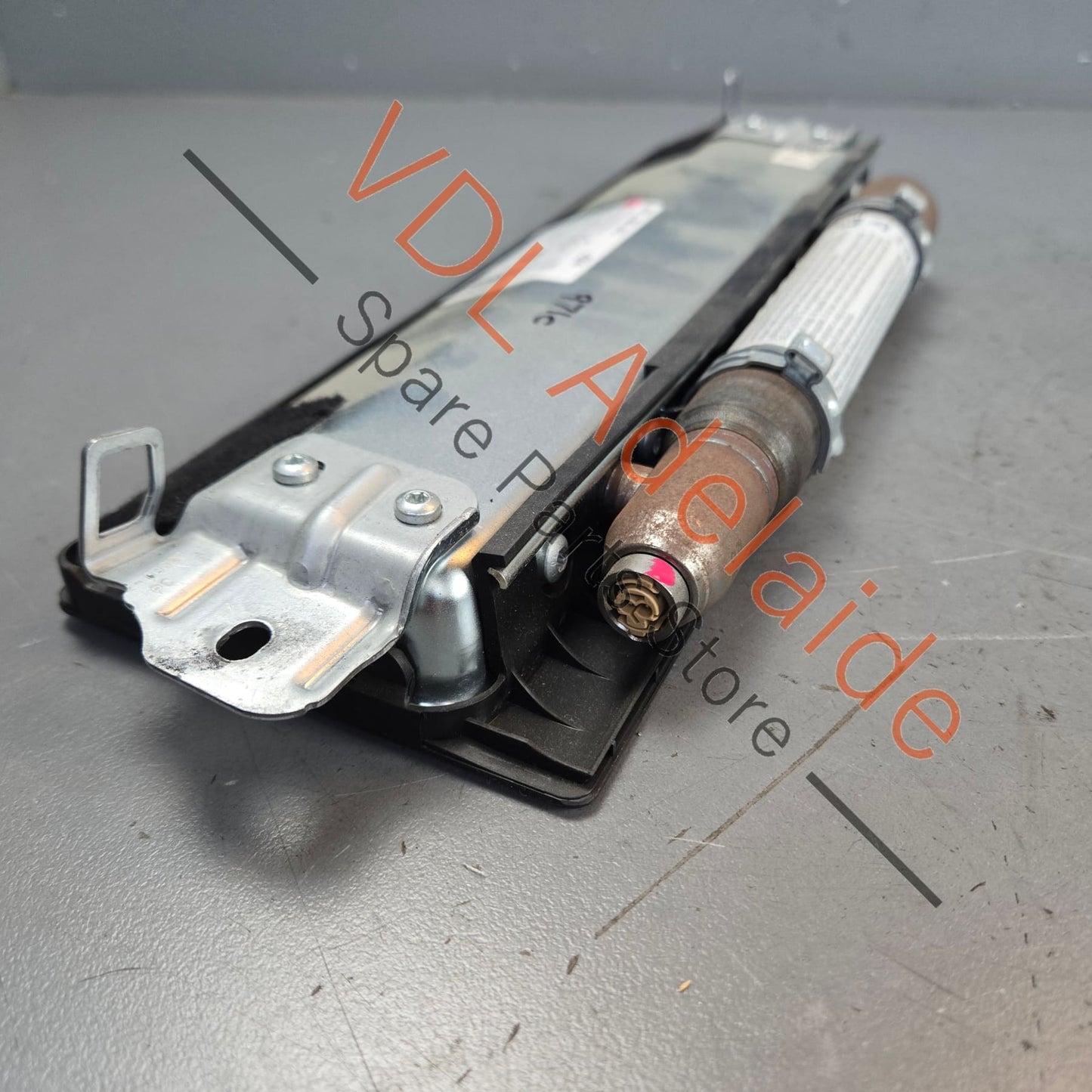 971880841     Porsche Panamera 971 Knee Airbag 971880841