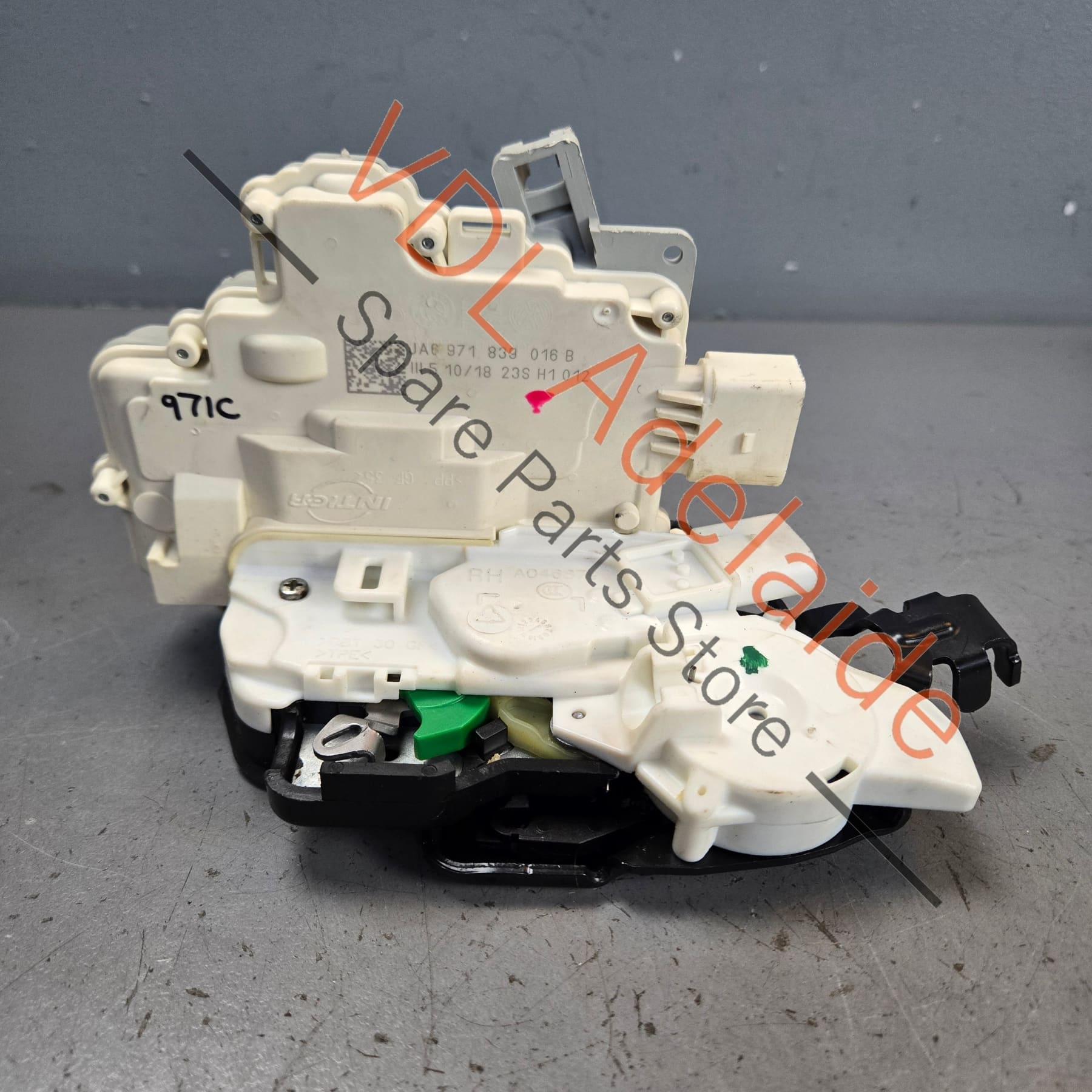 971839016B 971839016E    Porsche Panamera 971 2016-2023 Rear Right Passenger Side Door Lock Mechanism 971839016B 971839016E