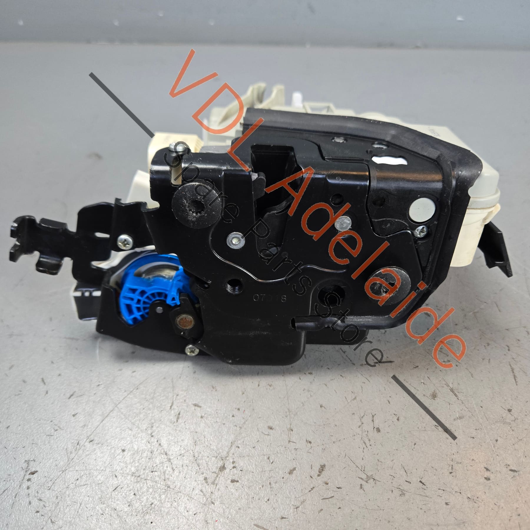 971837016D     Porsche Panamera 971 Front Right Driver Side Door Lock Mechanism 971837016D