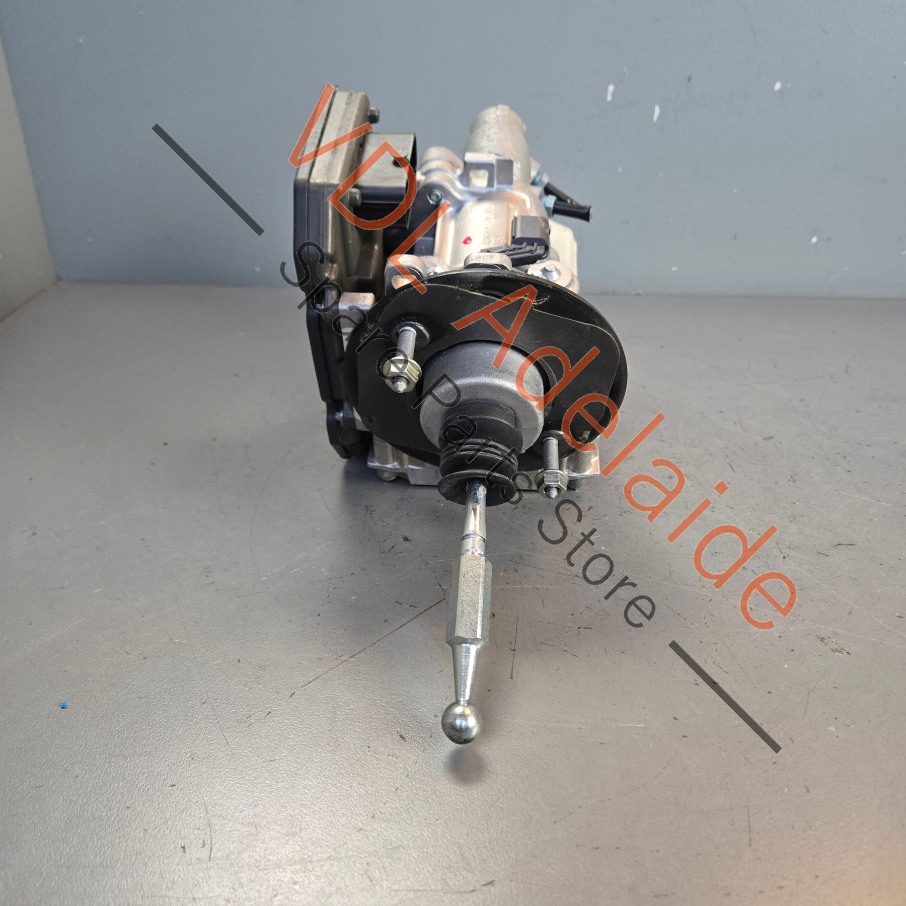 971614105AA 971614106B 
971614105T  Porsche Hybrid Brake Master Cylinder and Servo Booster 971614105AA 971614106B 971614106T