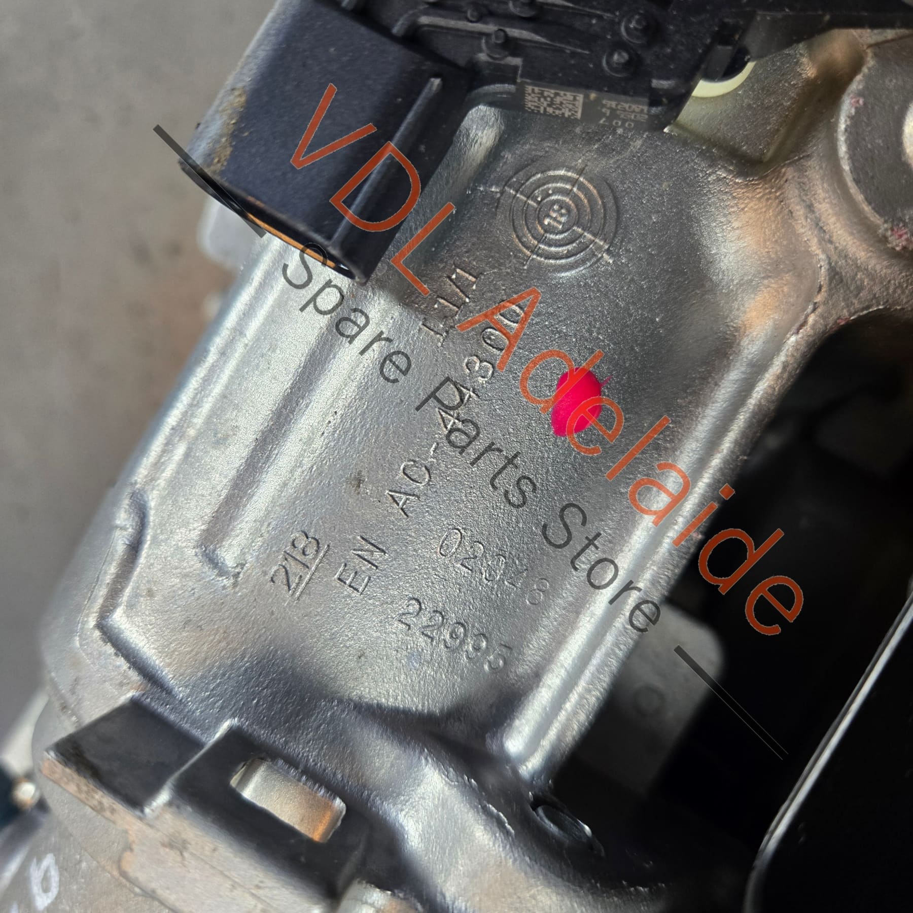 971614105AA 971614106B 
971614105T  Porsche Hybrid Brake Master Cylinder and Servo Booster 971614105AA 971614106B 971614106T