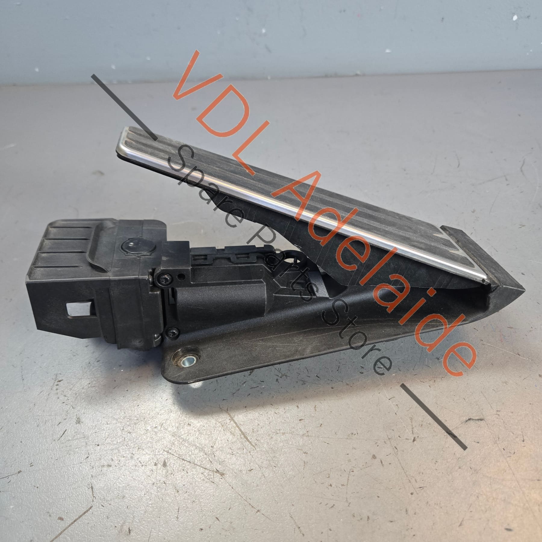 971723507A 971723507D   Porsche Panamera 971 Throttle Pedal 9711723507A