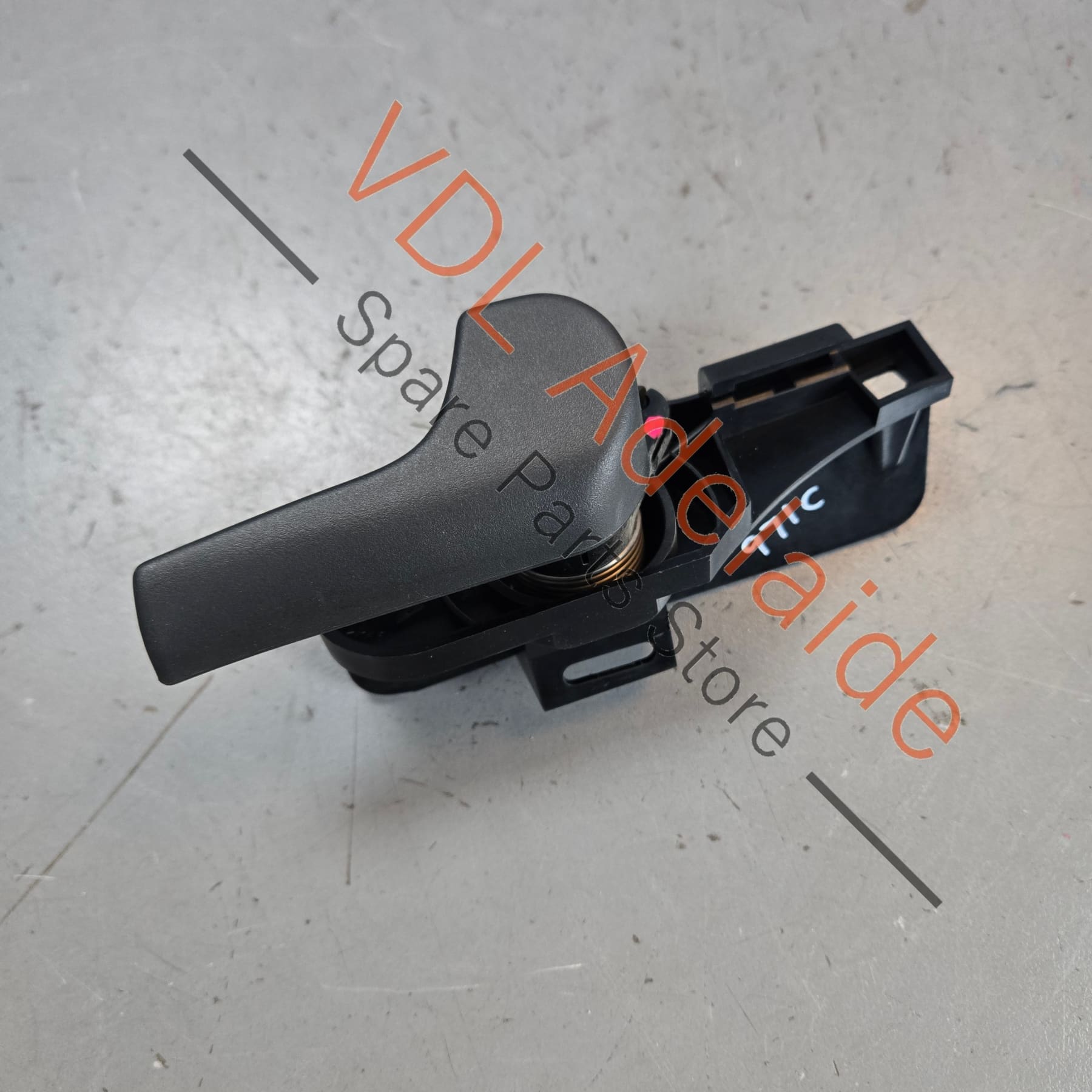 971823633A 971823533A   Porsche Panamera Bonnet Lid Lock Handle 971823633A 971823533A