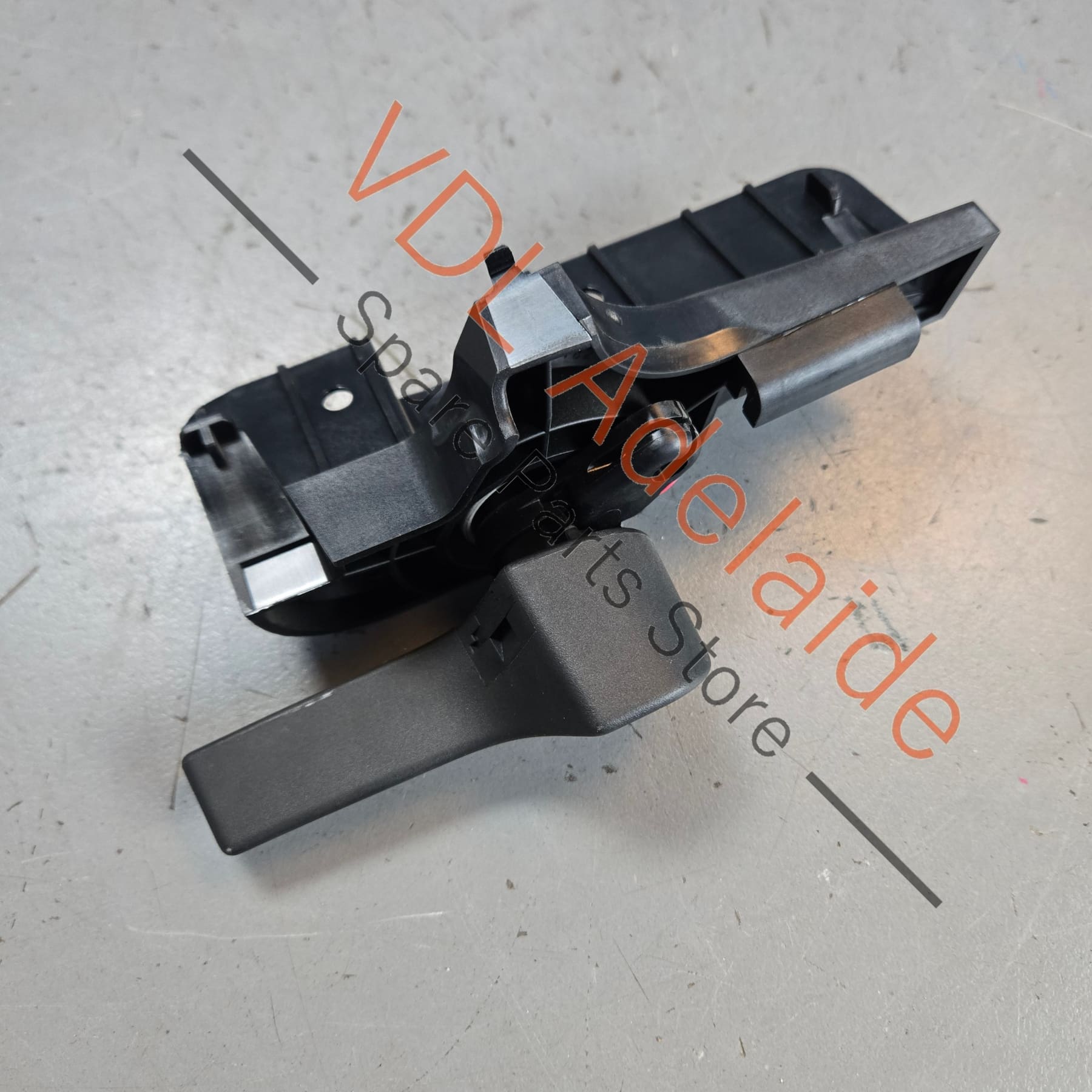 971823633A 971823533A   Porsche Panamera Bonnet Lid Lock Handle 971823633A 971823533A