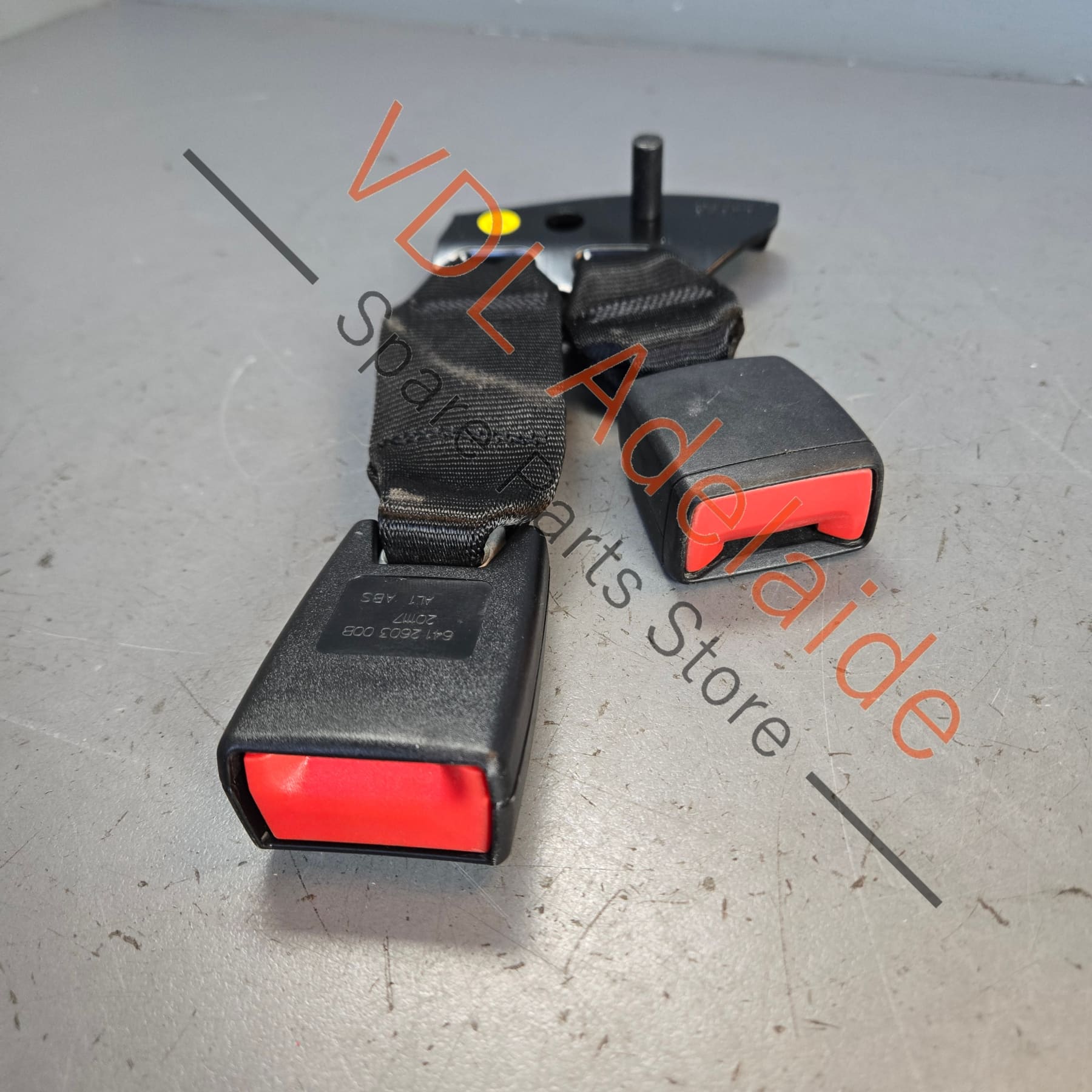 974857739A    Porsche Panamera 971 Rear Centre Double Belt Latch 974857739A