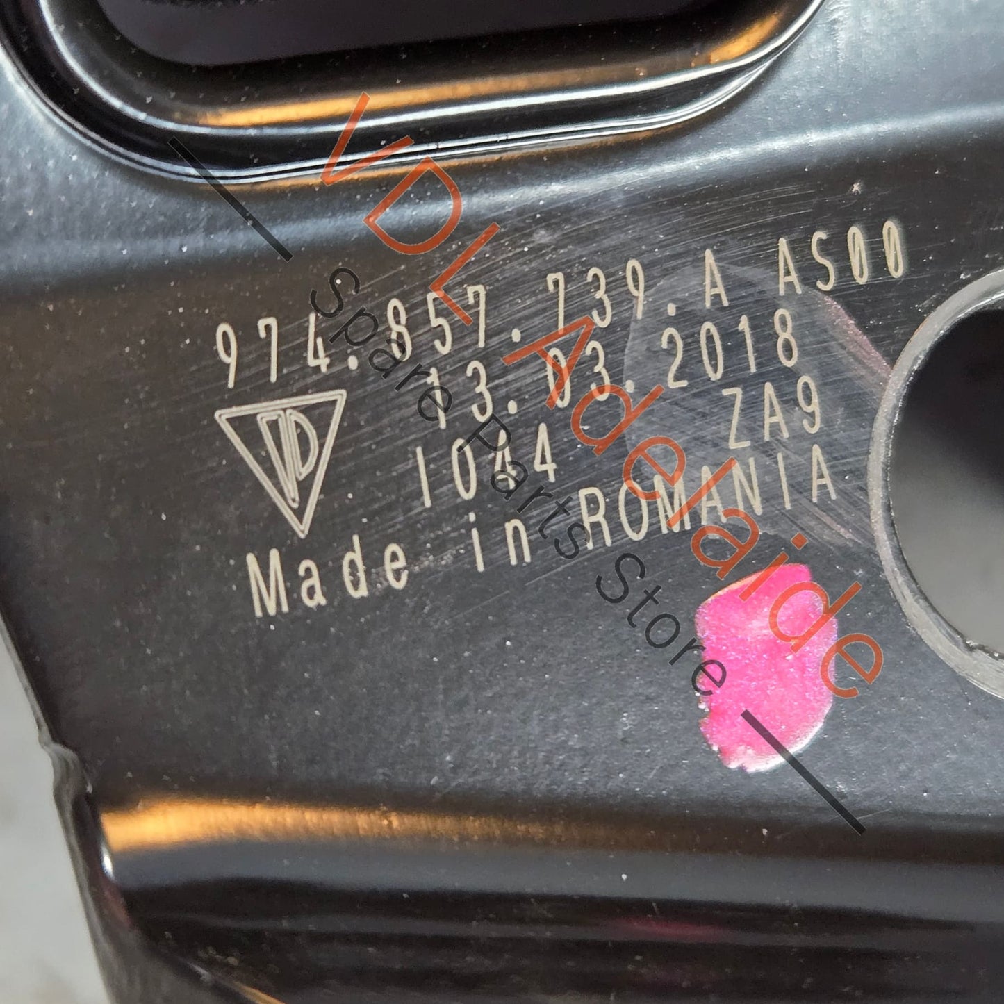 974857739A    Porsche Panamera 971 Rear Centre Double Belt Latch 974857739A