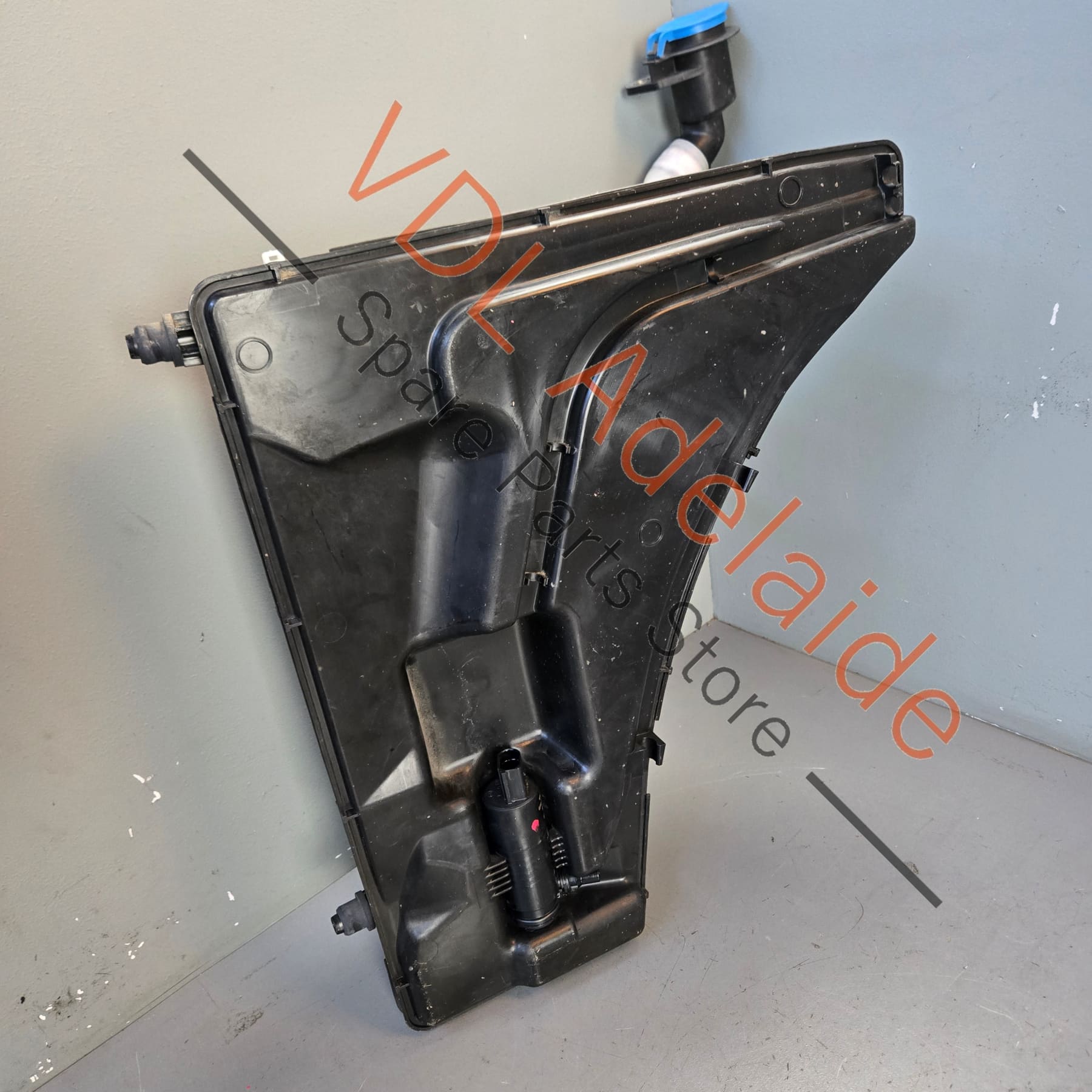 971955453D 971955463   Porsche Panamera Turbo 971 Windscreen Washer Fluid Tank Reservoir Bottle