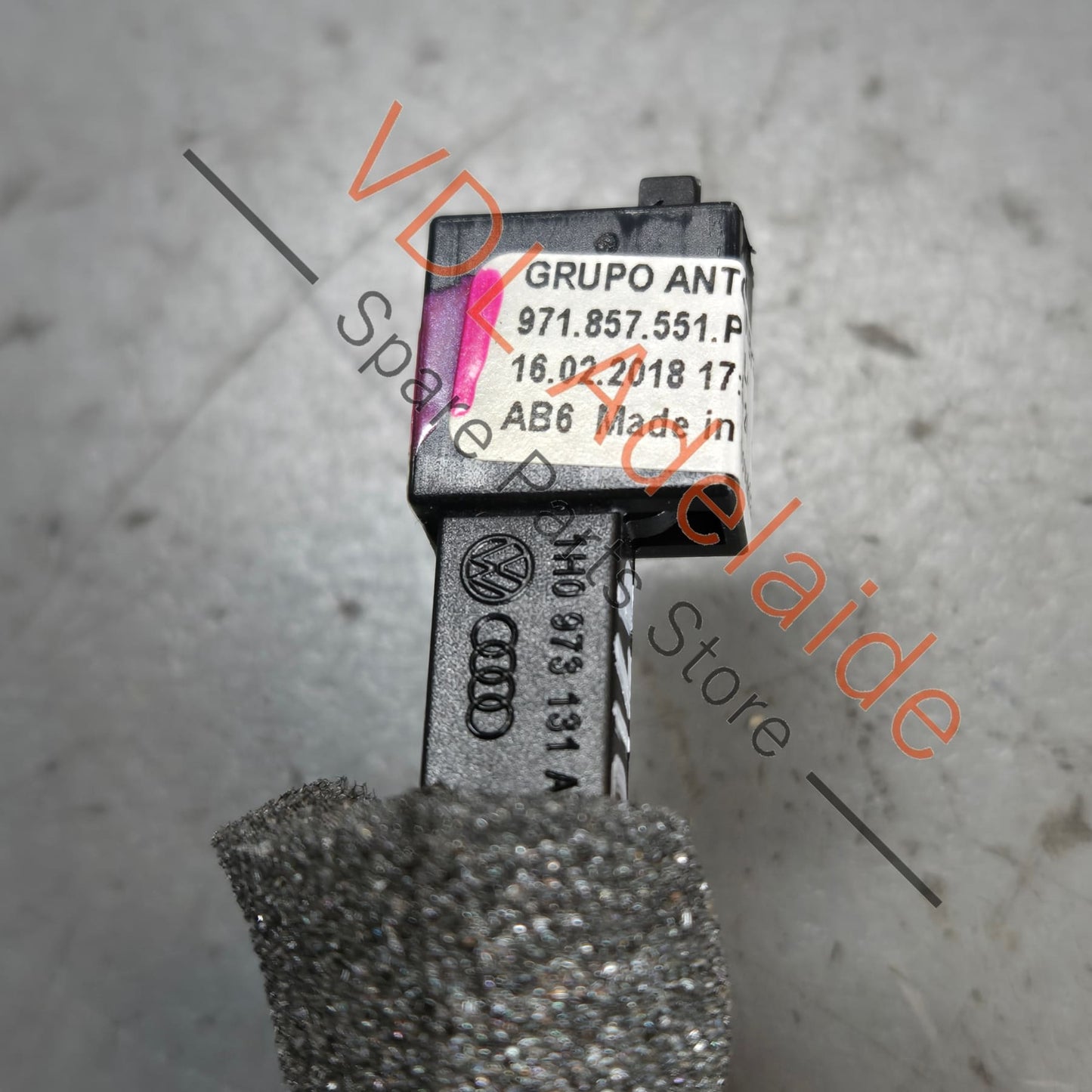 971857551P    Porsche Panamera 971 Left Side Sun Visor Black 971857551P