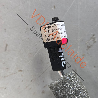 971857552P    Porsche Panamera 971 Right Side Sun Visor Black 971857552P