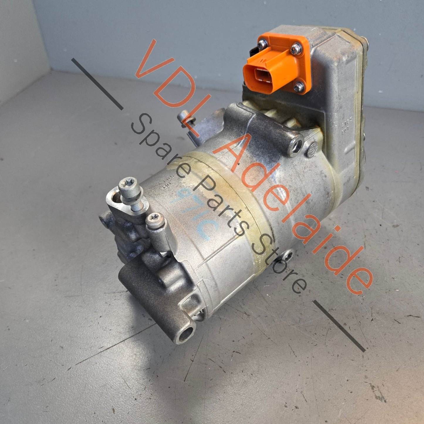 4G0816797B PAB816797A   Porsche Audi Bentley Electric Air Conditioning Compressor for Hybrid Cars 4G0816797B PAB816797A