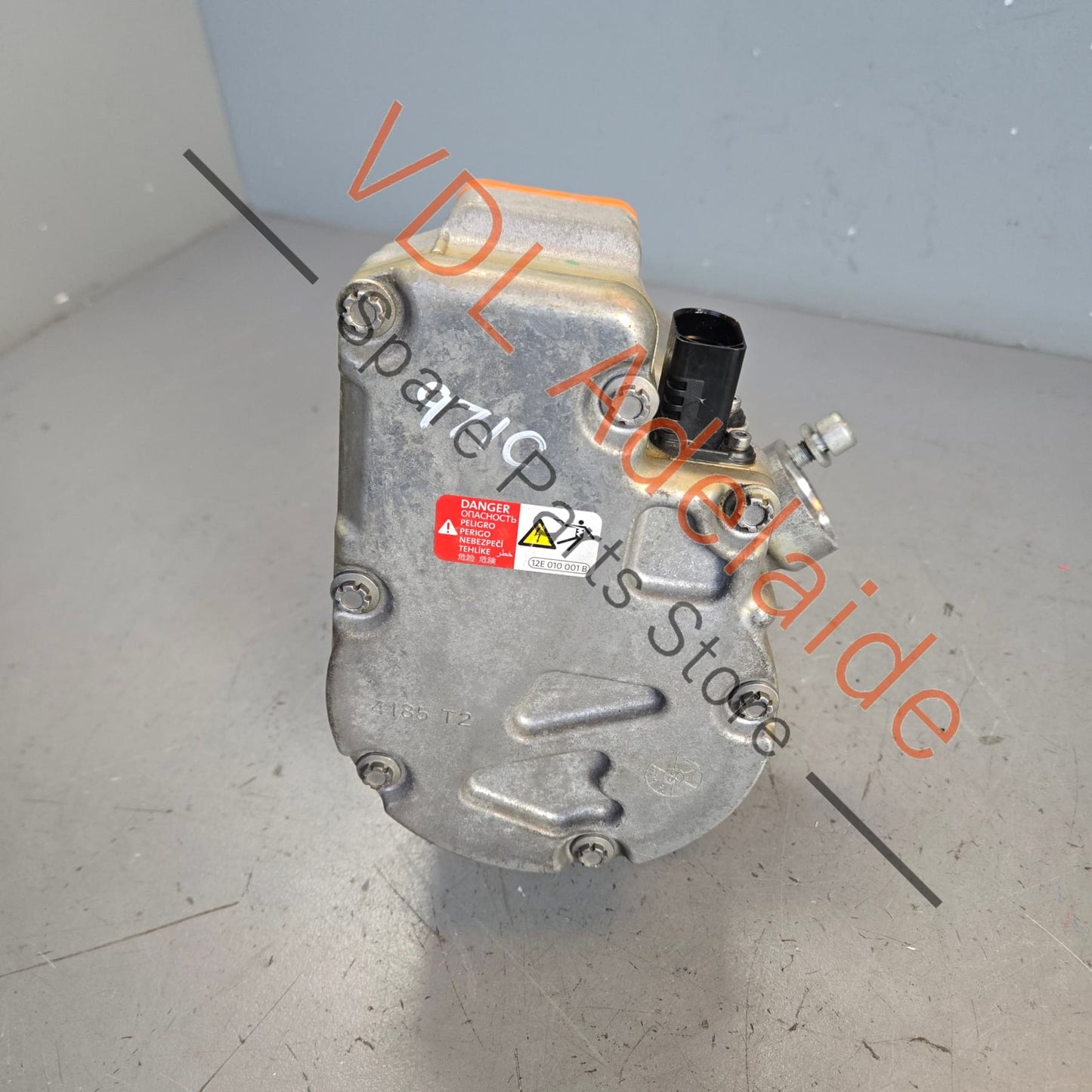4G0816797B PAB816797A   Porsche Audi Bentley Electric Air Conditioning Compressor for Hybrid Cars 4G0816797B PAB816797A