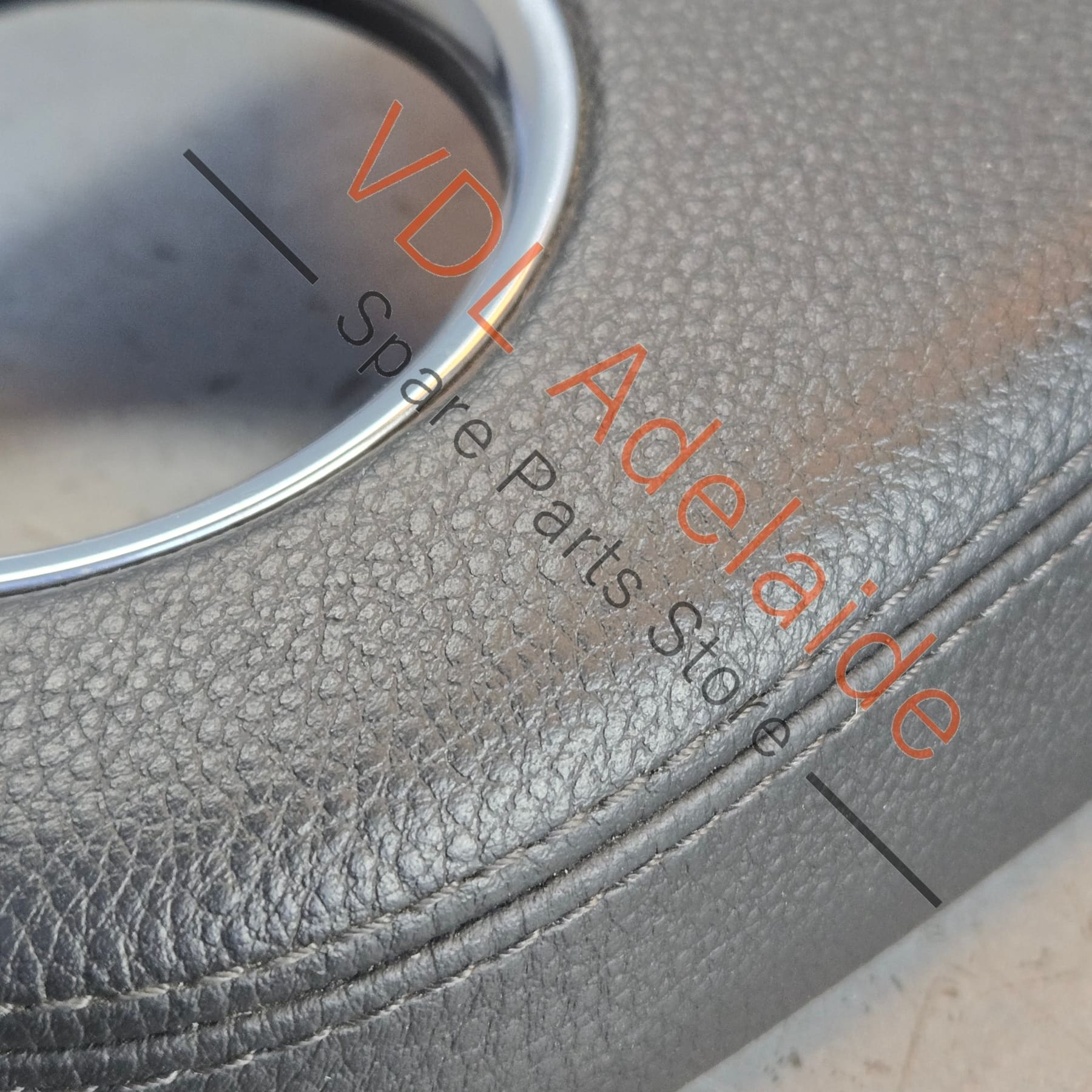 971863488C    Porsche Panamera Leather Centre Console Armrest Arm Rest Drinks Cover Trim 971863488C 21U