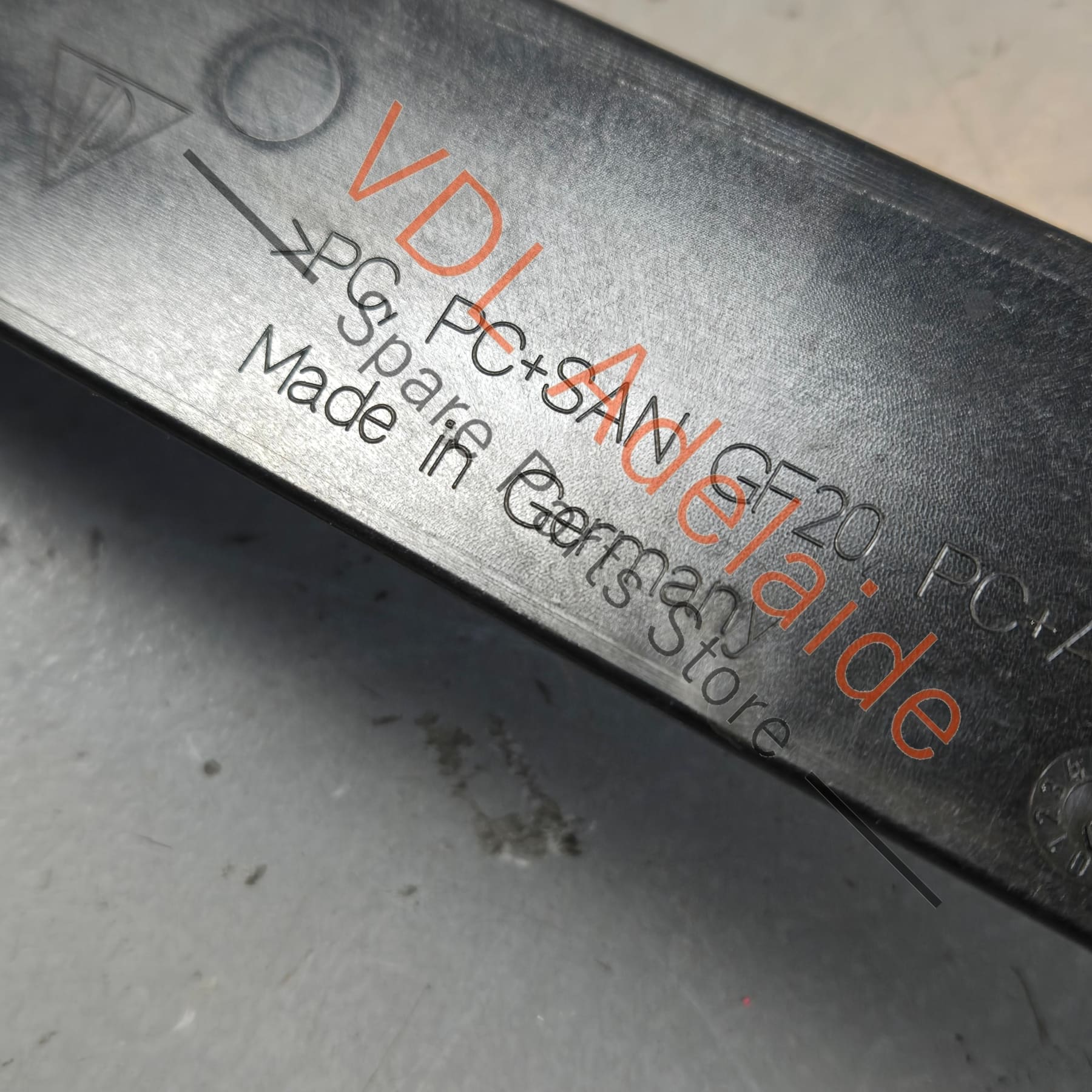 971853184    Porsche Panamera 971 Right Front Door Exterior B Pillar Trim Gloss Black 971853184