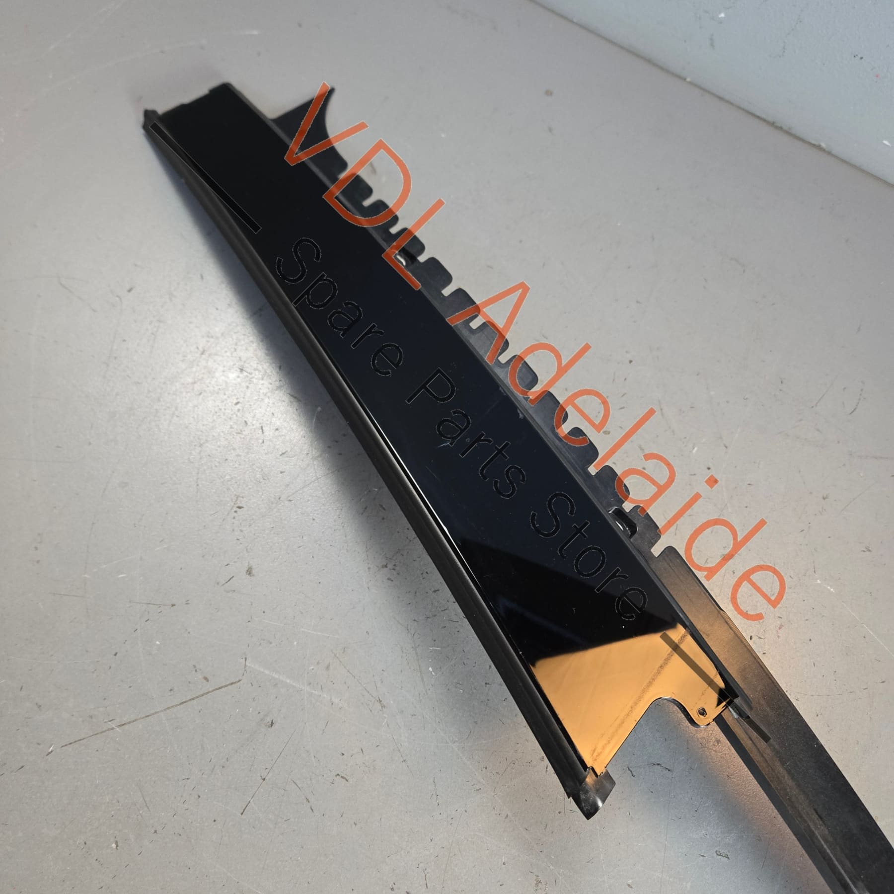 971853289    Porsche Panamera 971 Left Rear Door Exterior B Pillar Trim Gloss Black 971853289