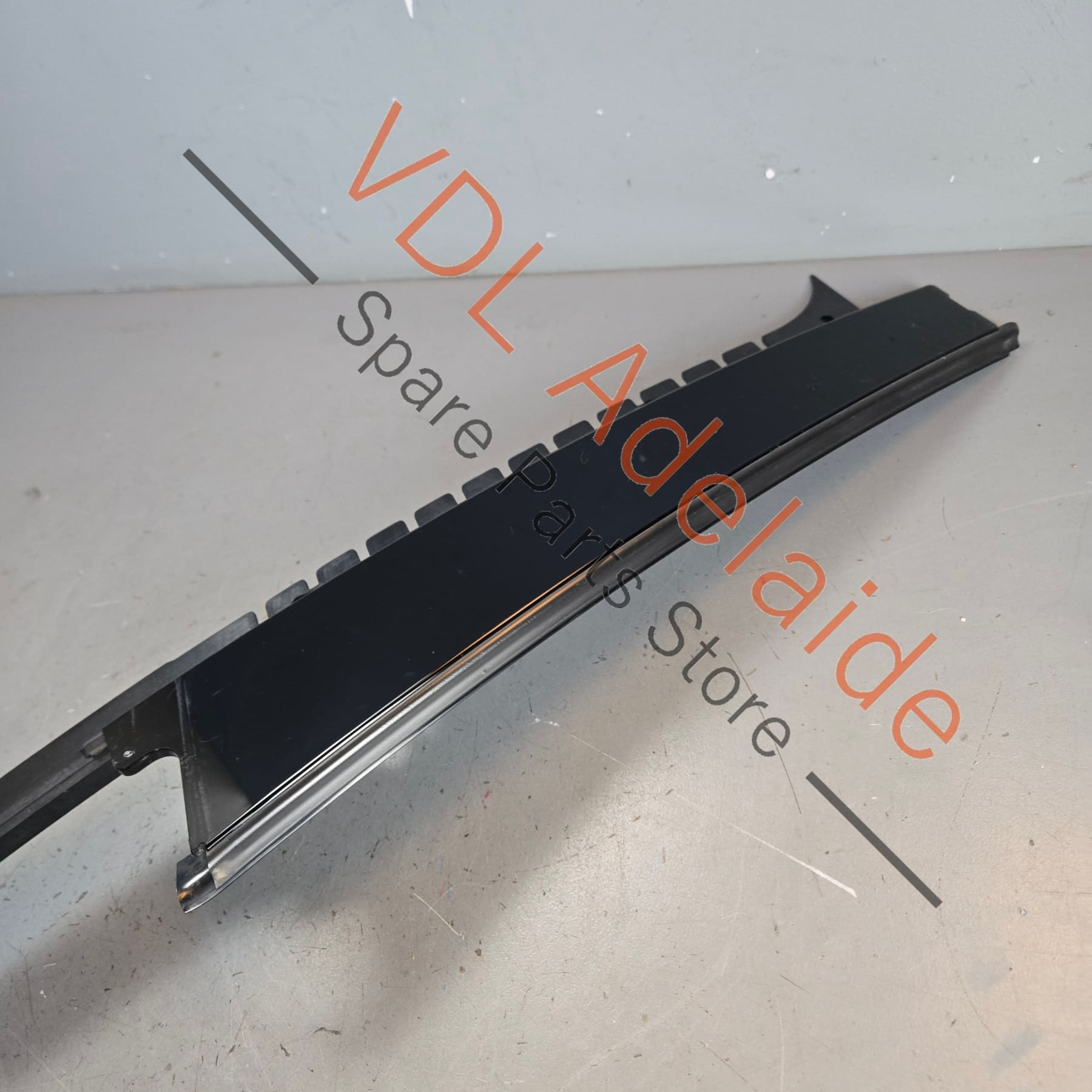 971853290    Porsche Panamera 971 Right Rear Door Exterior B Pillar Trim Gloss Black 971853290