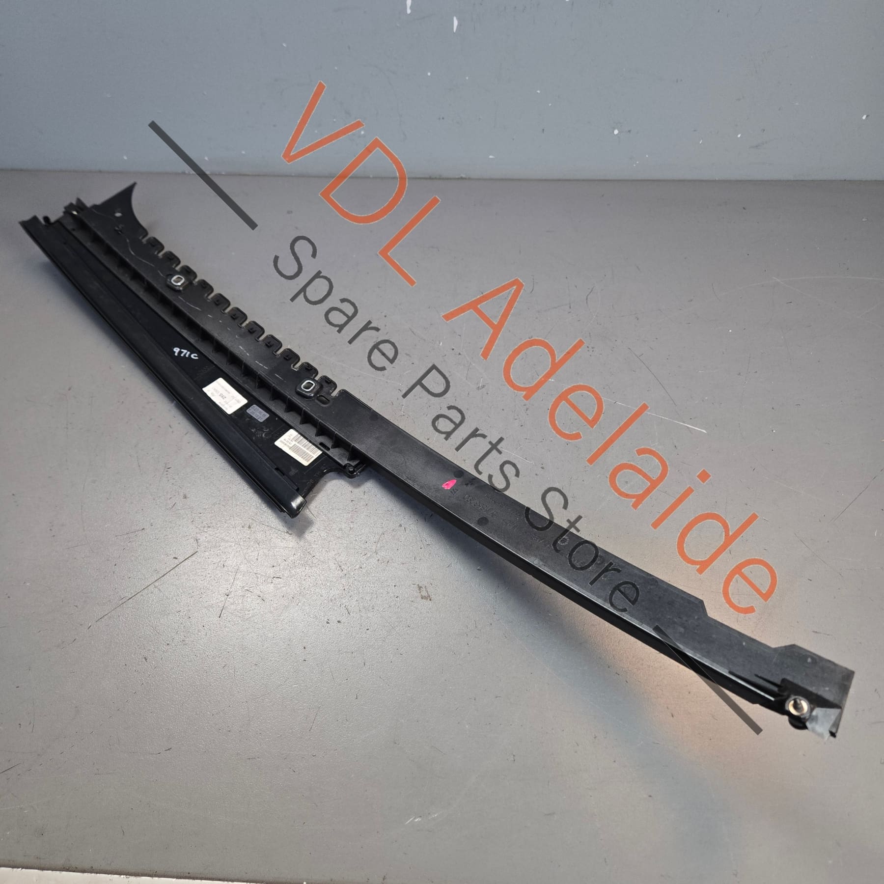 971853290    Porsche Panamera 971 Right Rear Door Exterior B Pillar Trim Gloss Black 971853290