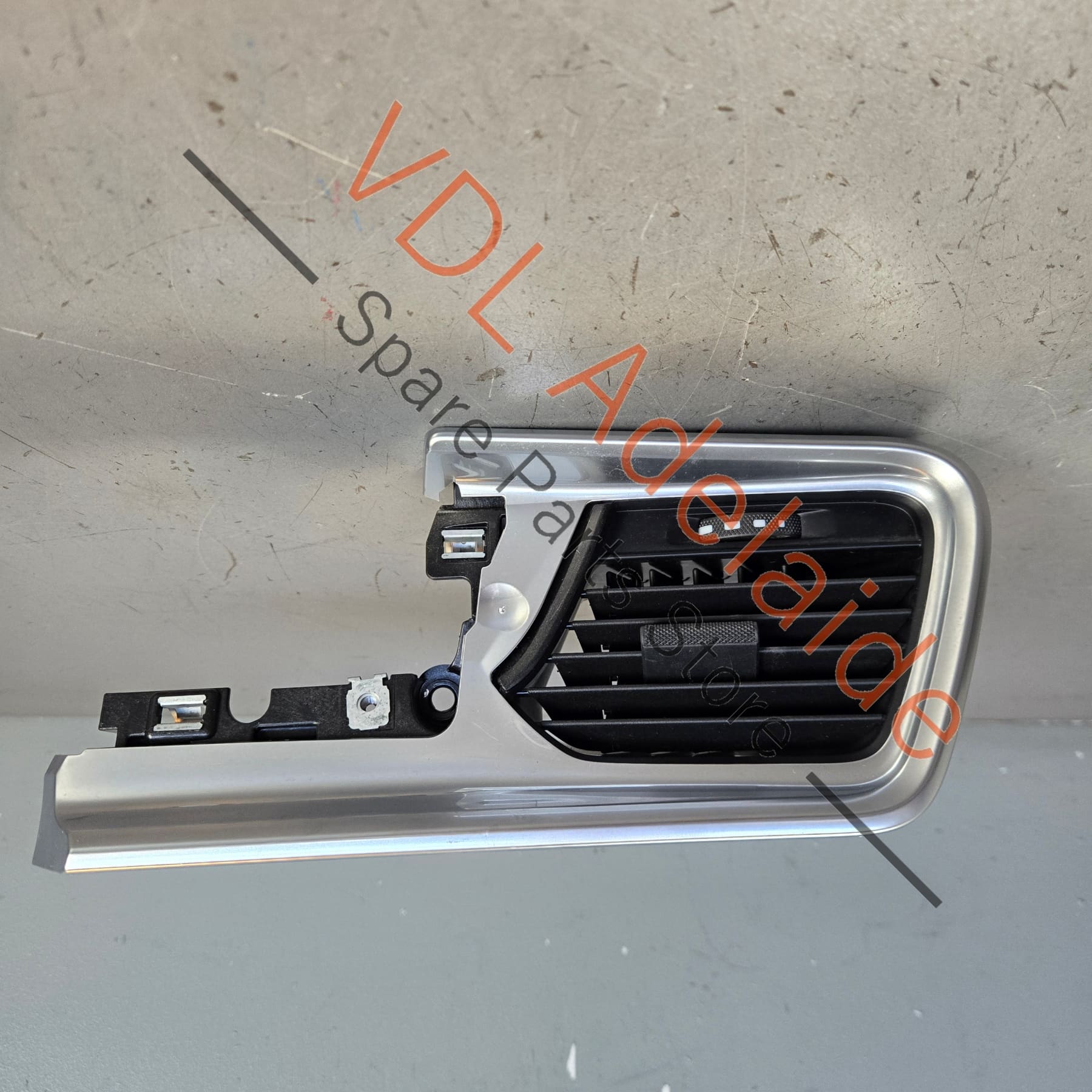 971819702B    Porsche Panamera 971 RHS Right Side Dashboard Air AC Vent 971857715E 971819702B