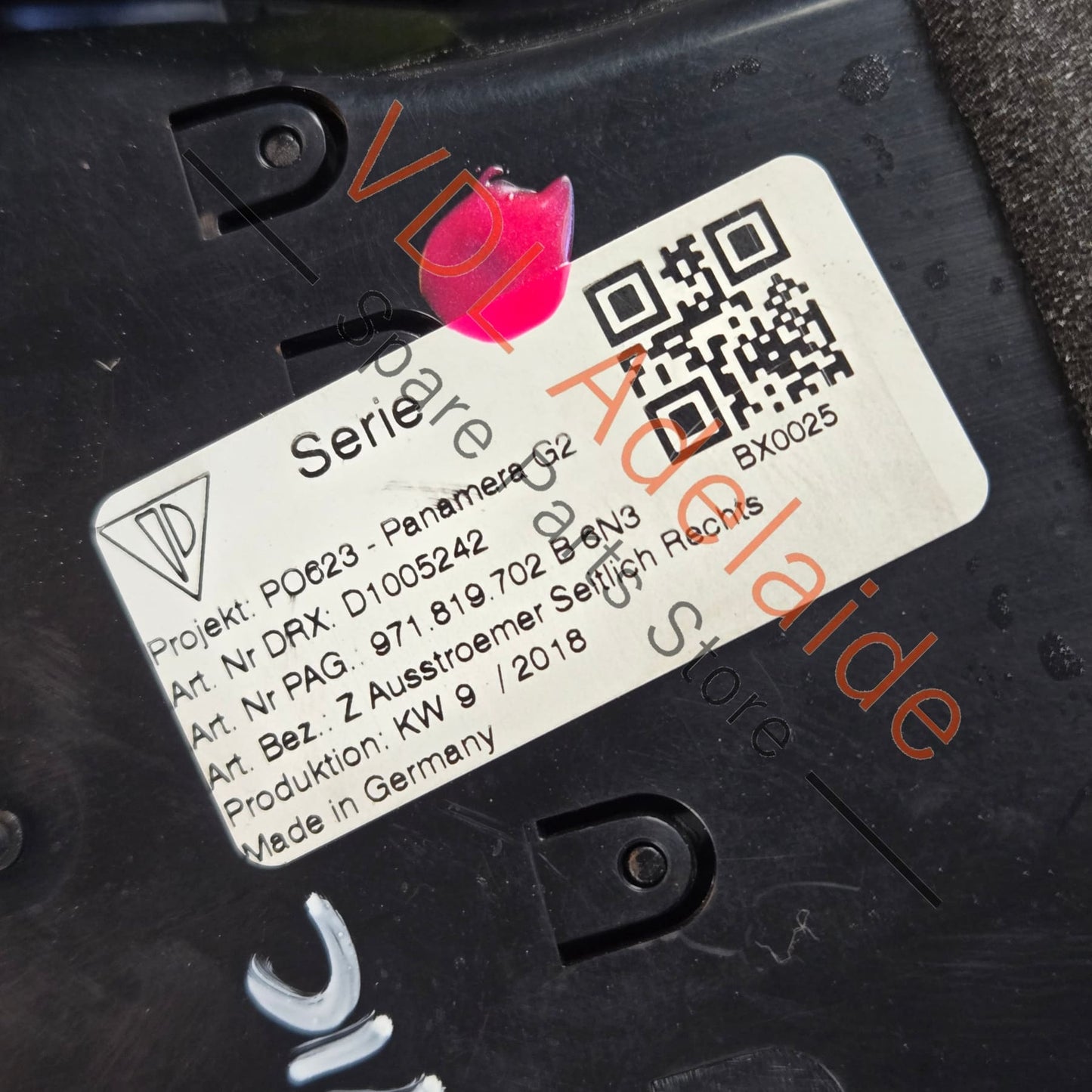 971819702B    Porsche Panamera 971 RHS Right Side Dashboard Air AC Vent 971857715E 971819702B