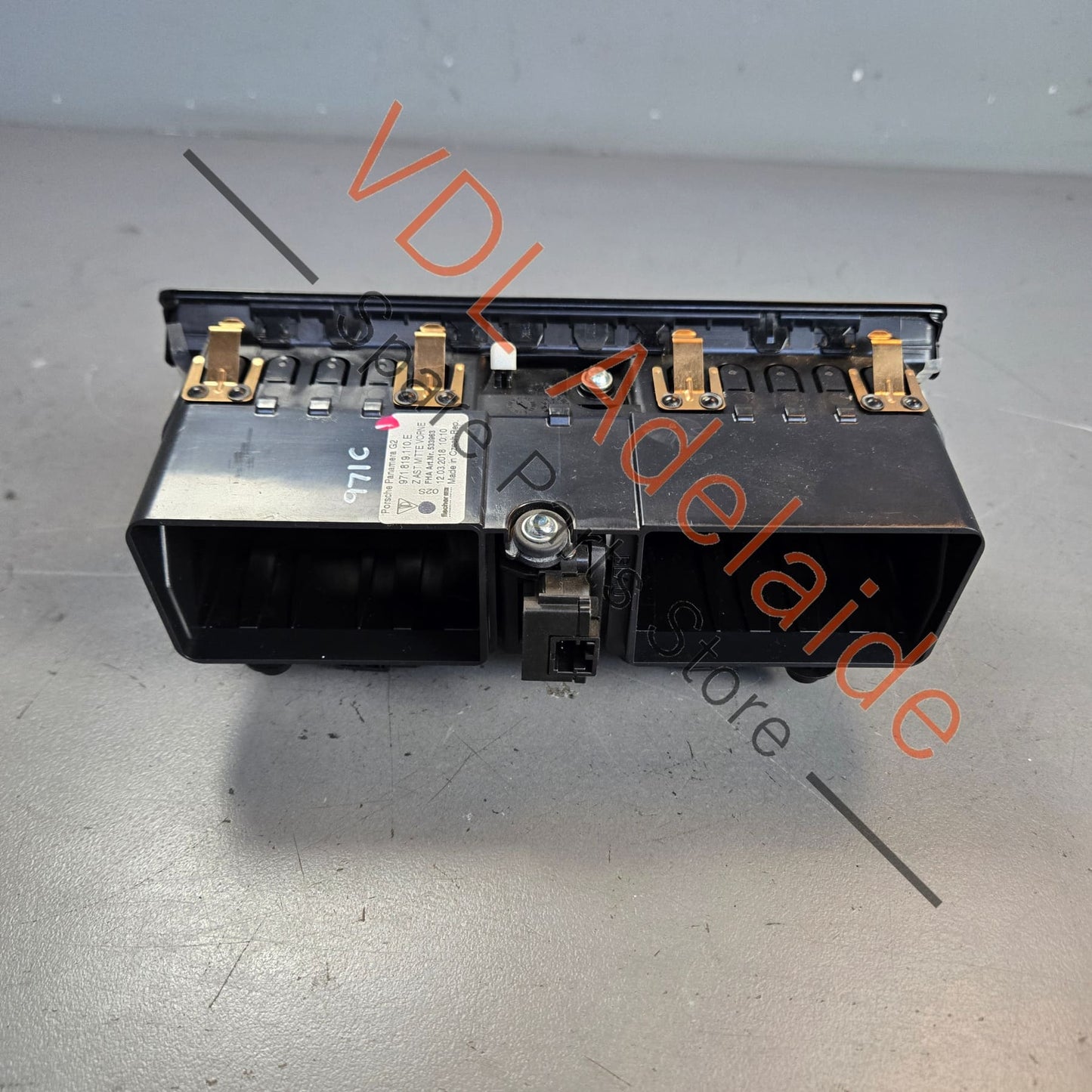 971819110E 971819110FOV3   Porsche Panamera Gloss Black Front Dash Air Conditioning Vent 971819110F OV3