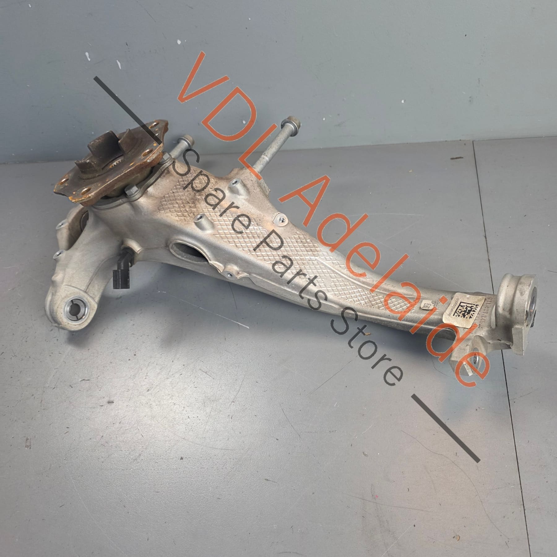 971407245K    Porsche Panamera 971 Front Left Suspension Hub Knuckle 971407245H