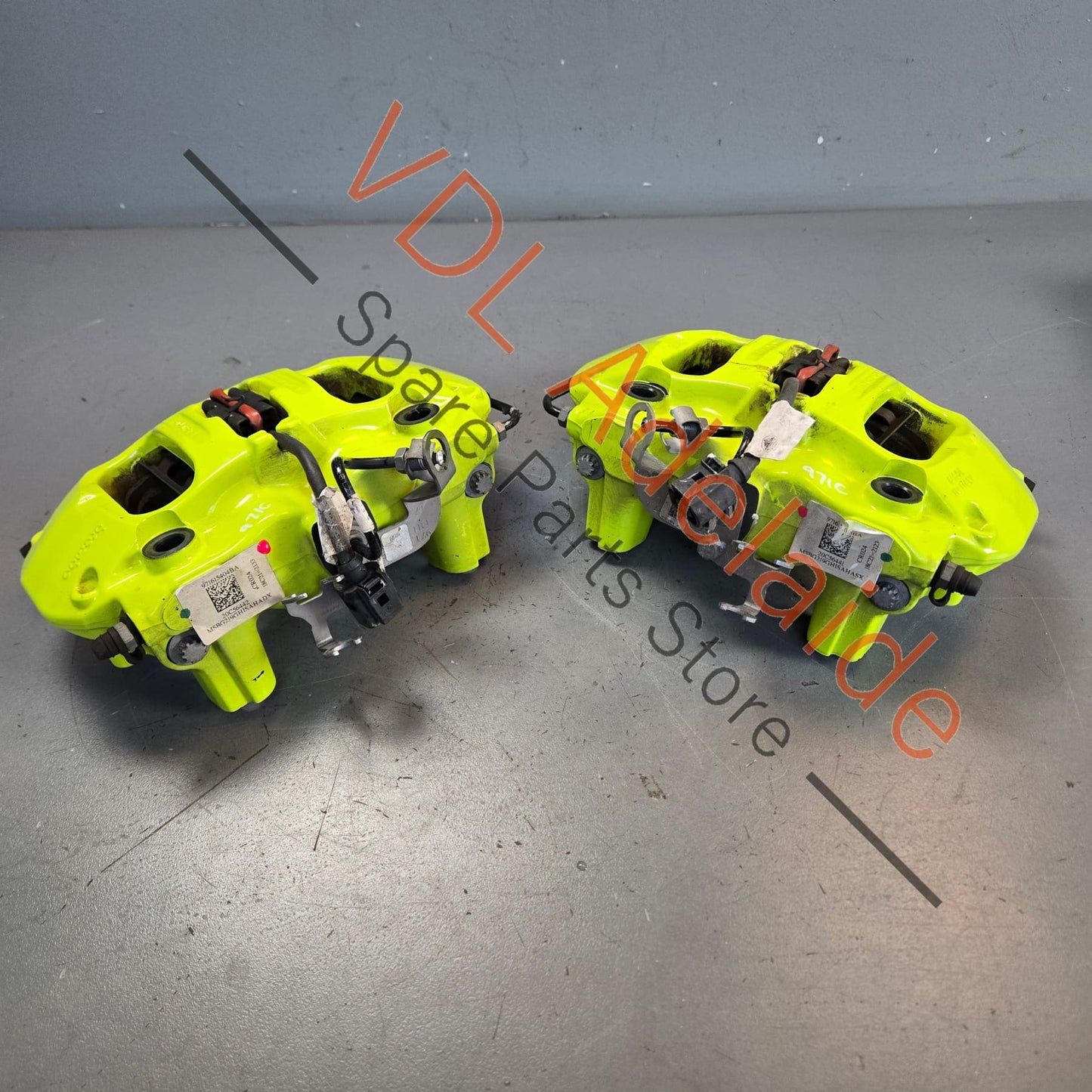 971615423AG 971615424AG   Porsche 4 Piston Brembo Rear Brake Caliper Set Acid Green Suit 365mm rotor 19in