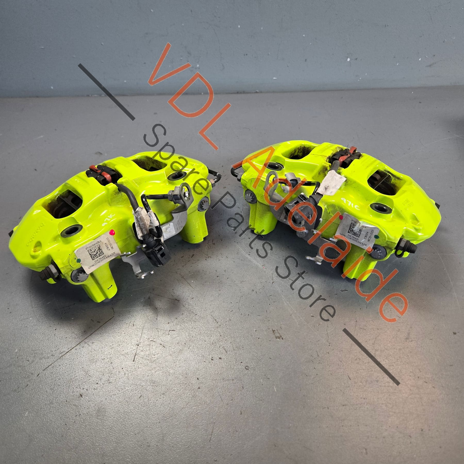 971615423AG 971615424AG   Porsche 4 Piston Brembo Rear Brake Caliper Set Acid Green Suit 365mm rotor 19in