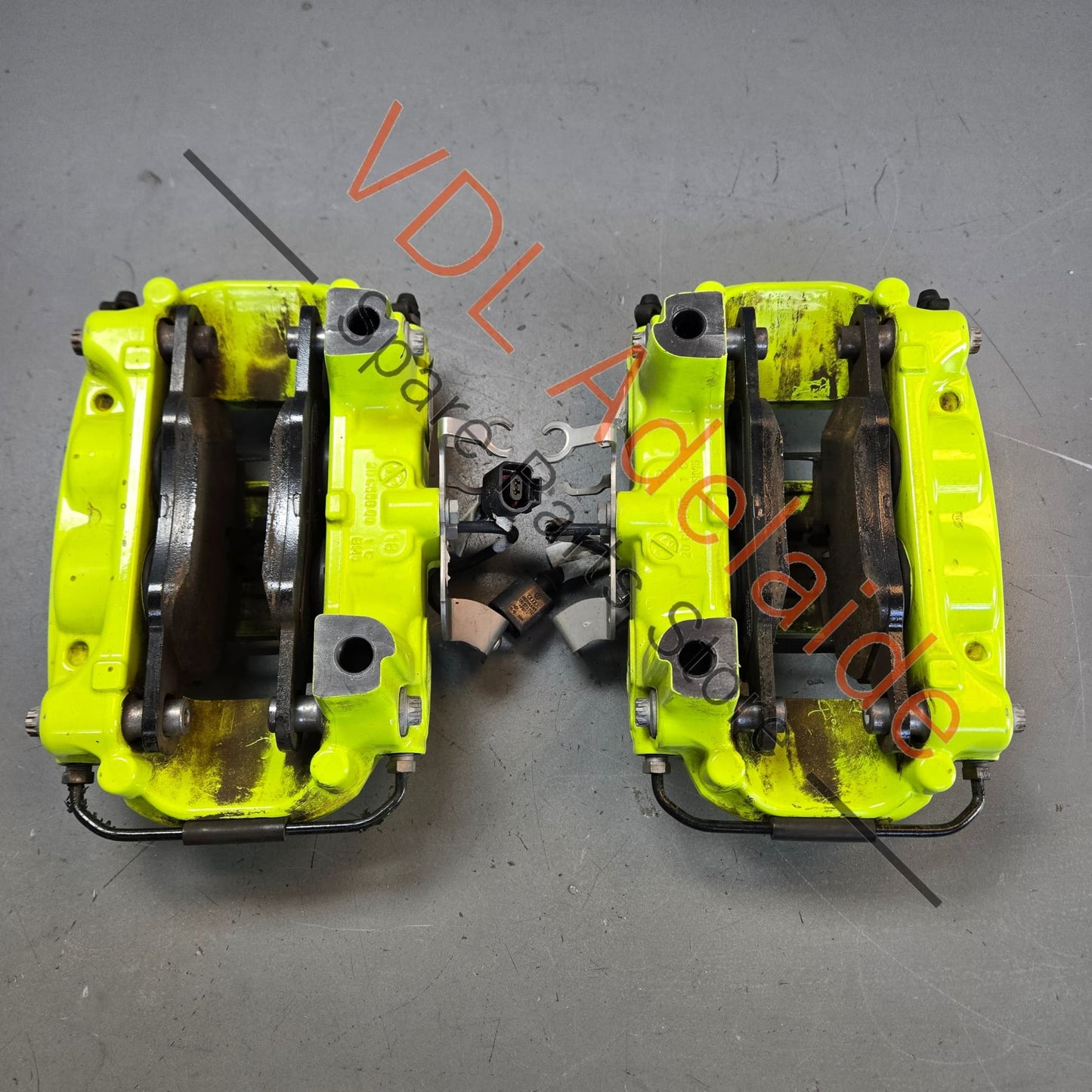 971615423AG 971615424AG   Porsche 4 Piston Brembo Rear Brake Caliper Set Acid Green Suit 365mm rotor 19in