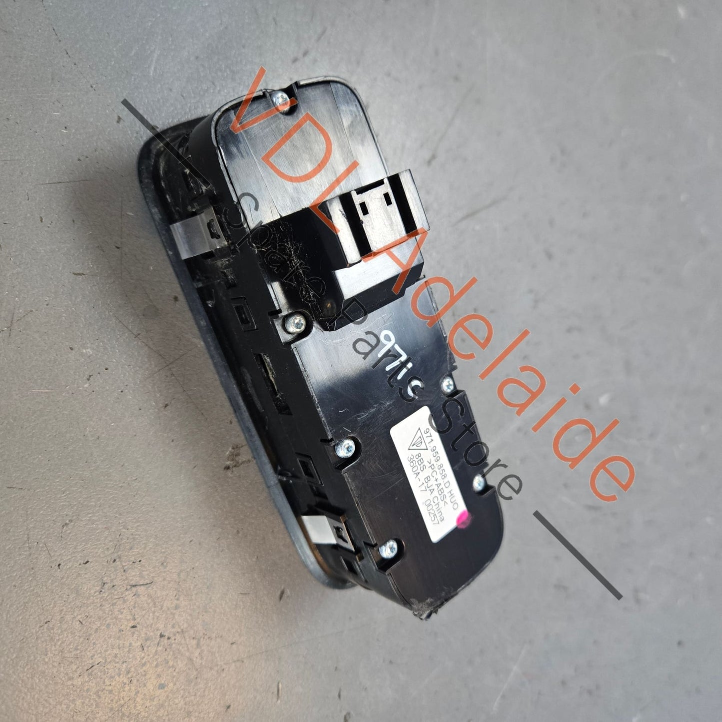 971959858DHUO 971959858D   Porsche Cayenne Panamera Macan Drivers Door Window Switch 971959858D