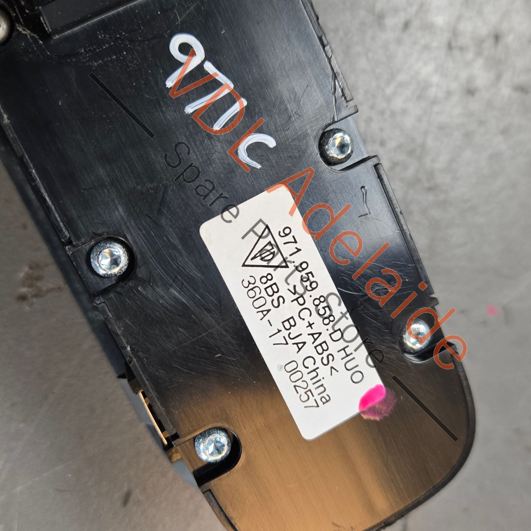 971959858DHUO 971959858D   Porsche Cayenne Panamera Macan Drivers Door Window Switch 971959858D