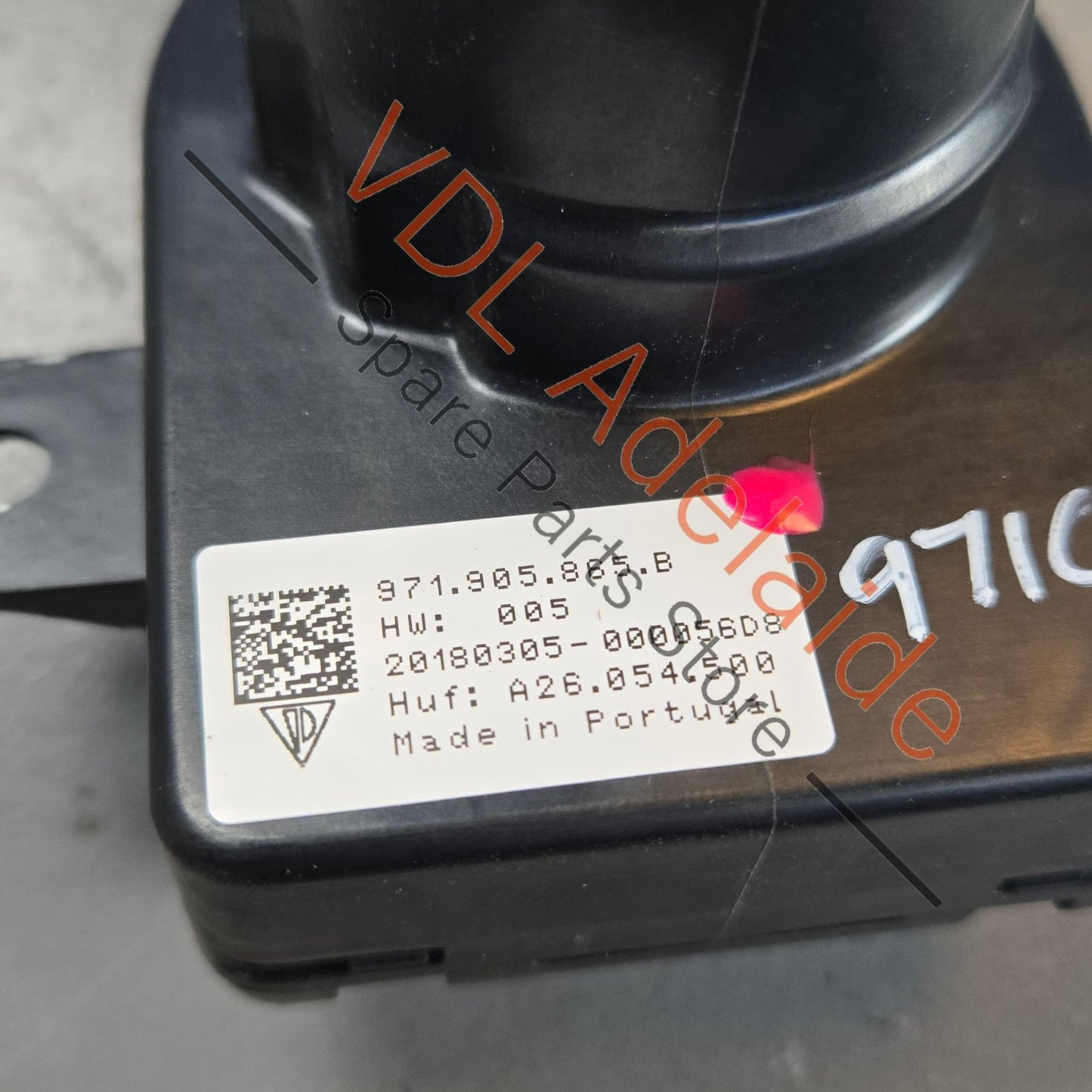 971905865B    Porsche Panamera 971 Ignition Start Starter Switch 971905865B