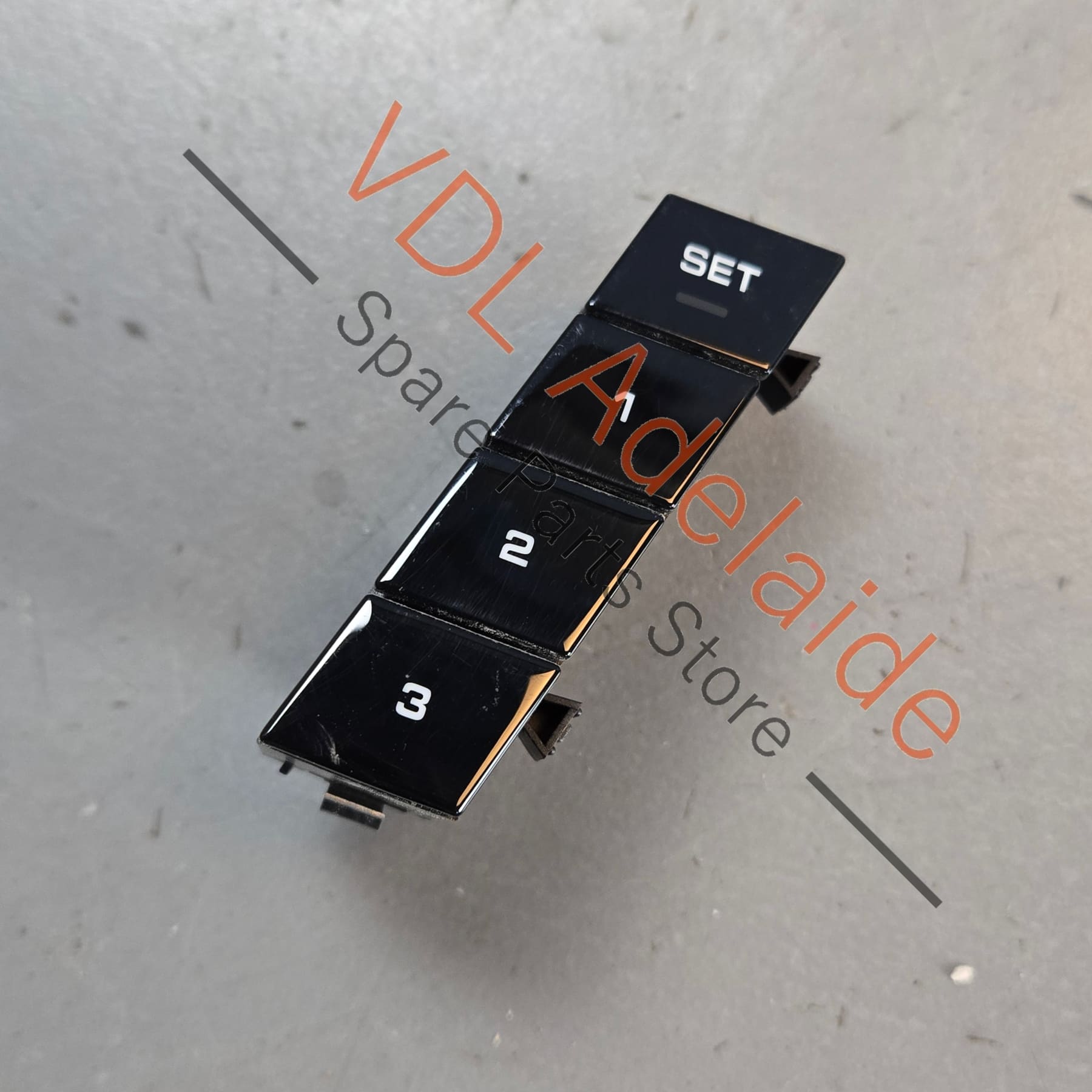 971959770G   Porsche Panamera 971 Passenger Front Left Door Memory Seat & Door Lock Unlock Button Switch 971959770G