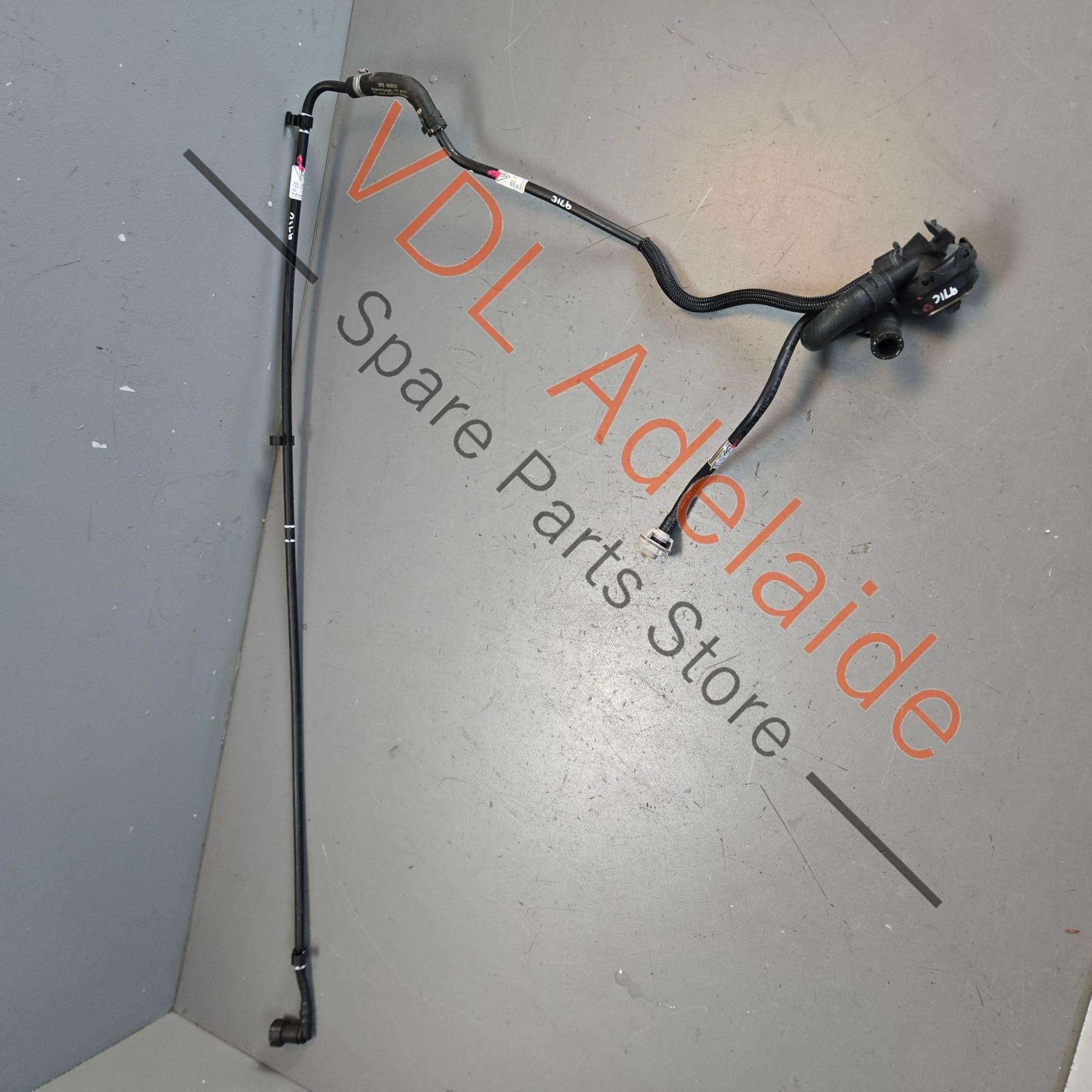 971122447K   2017-2020 Porsche Panamera 3.0L Coolant Reservoir Breather Vent Pipe Hose 971122447K