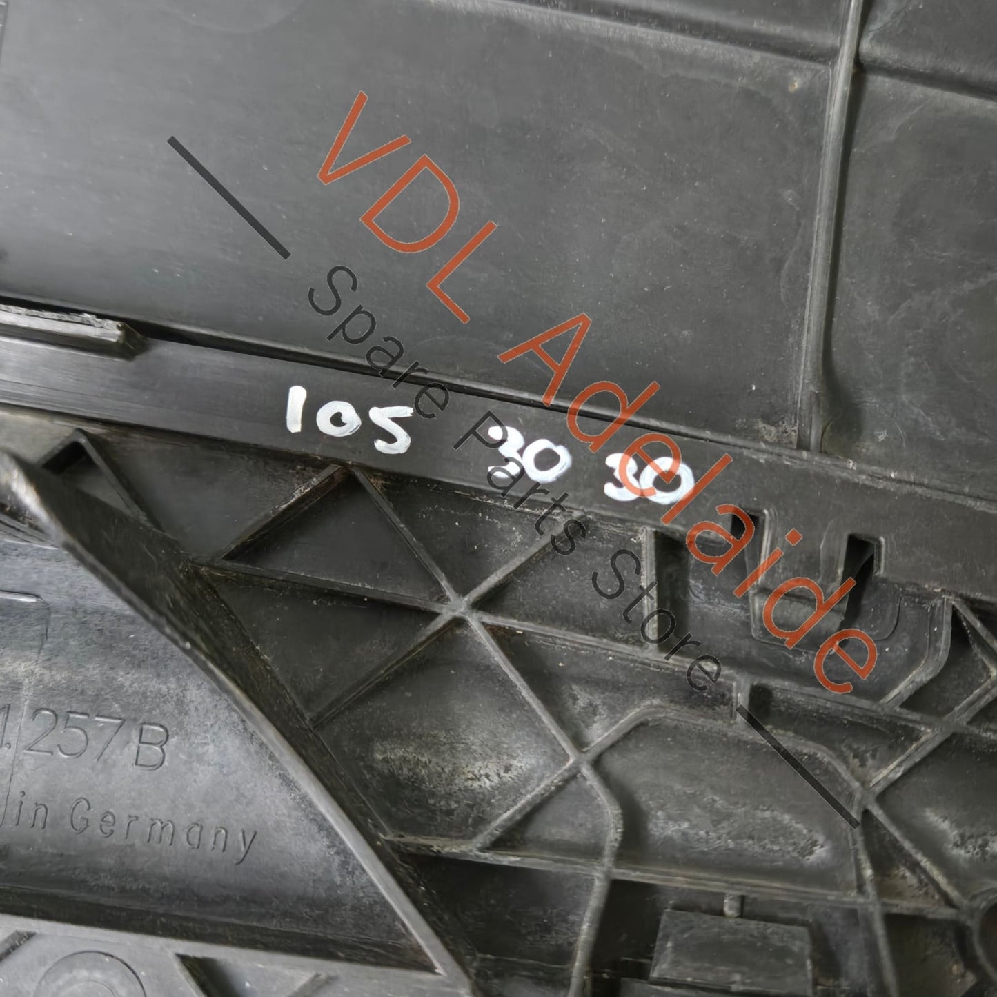 95B965501AA 971121257BOK1 95B965501H Porsche Panamera Radiator Vent Flap with Servomotor 95B965501AA 971121257B