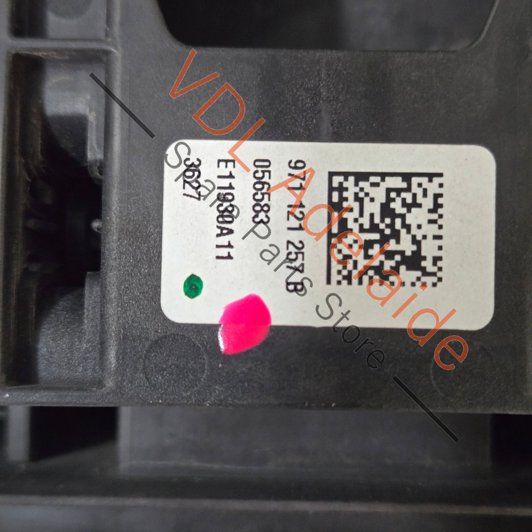 95B965501AA 971121257BOK1 95B965501H Porsche Panamera Radiator Vent Flap with Servomotor 95B965501AA 971121257B