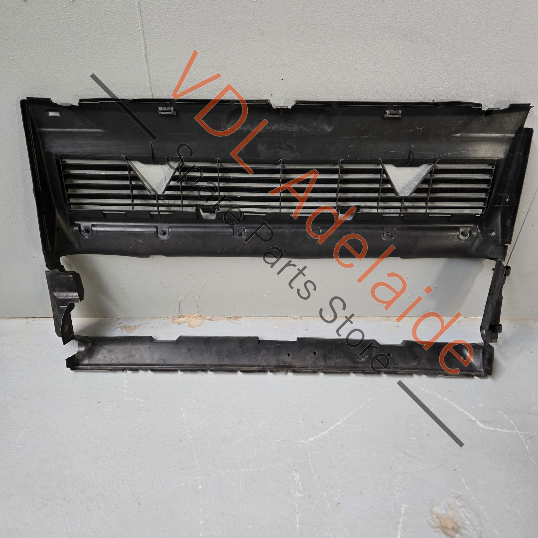 971121707E   Porsche Panamera 971 Radiator Air Guide 971121707E