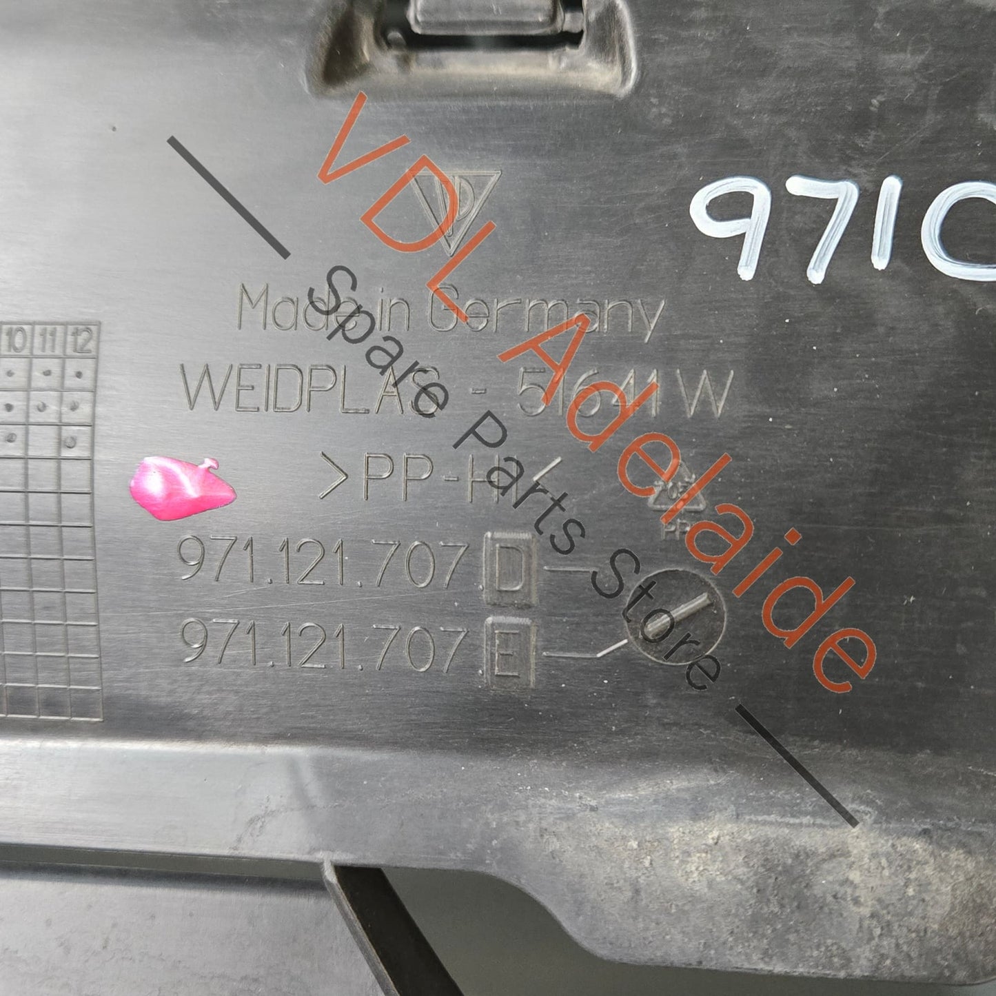 971121707E   Porsche Panamera 971 Radiator Air Guide 971121707E