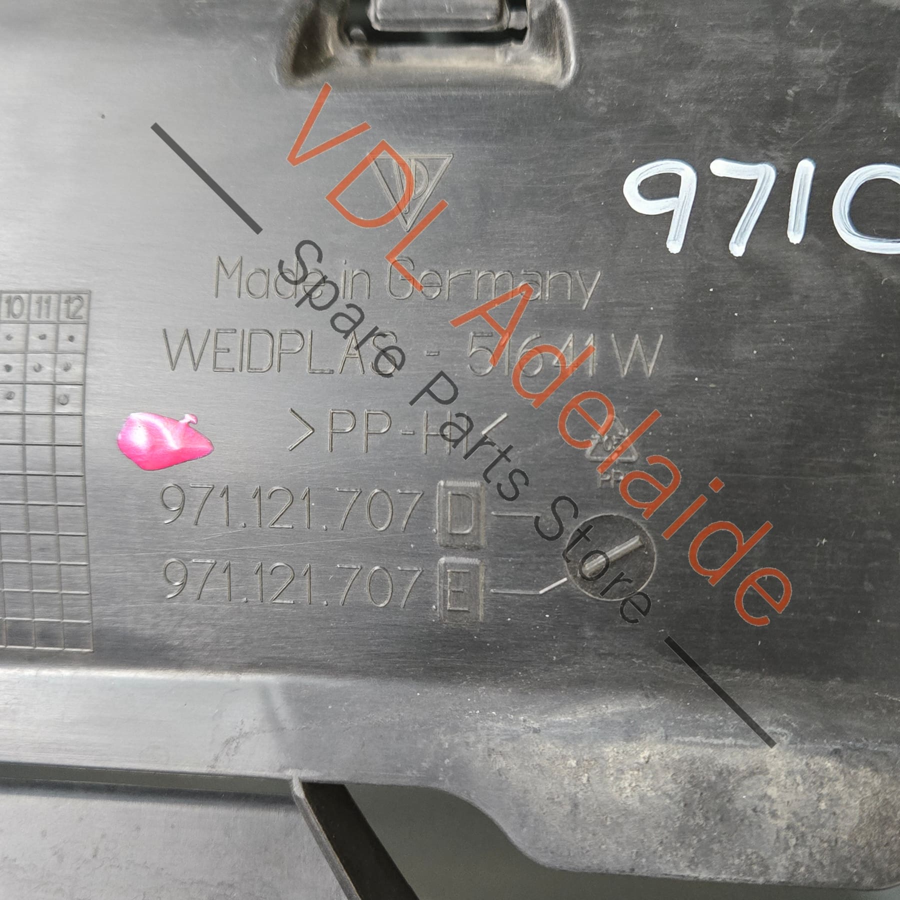 971121707E   Porsche Panamera 971 Radiator Air Guide 971121707E