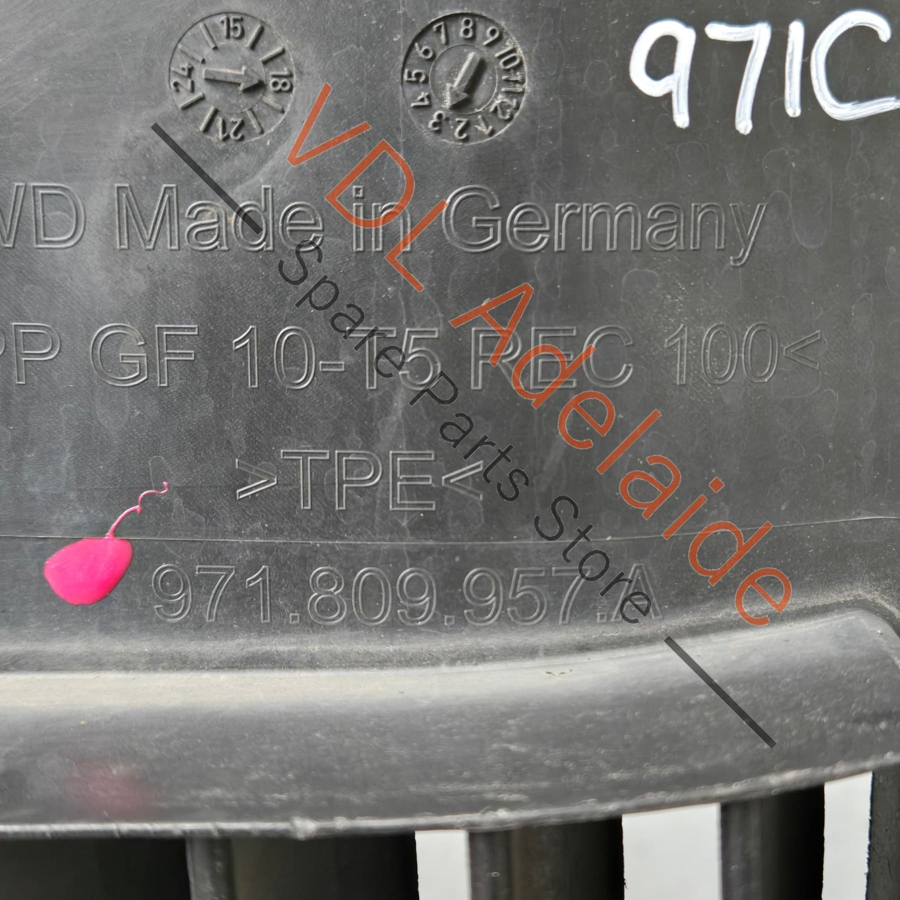 971809957A 971809957C  Porsche Panamera 971 Front Left Wheel Housing Arch Liner 971809957C