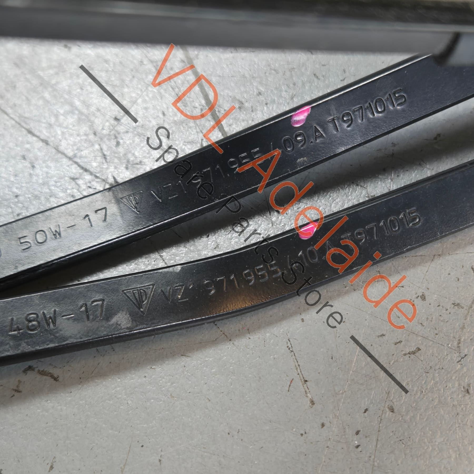 971955410A 971955409A  Porsche Panamera 971 Front Windshield Windscreen Wiper Arms Arm for RHD Models 971955410A 971955409A