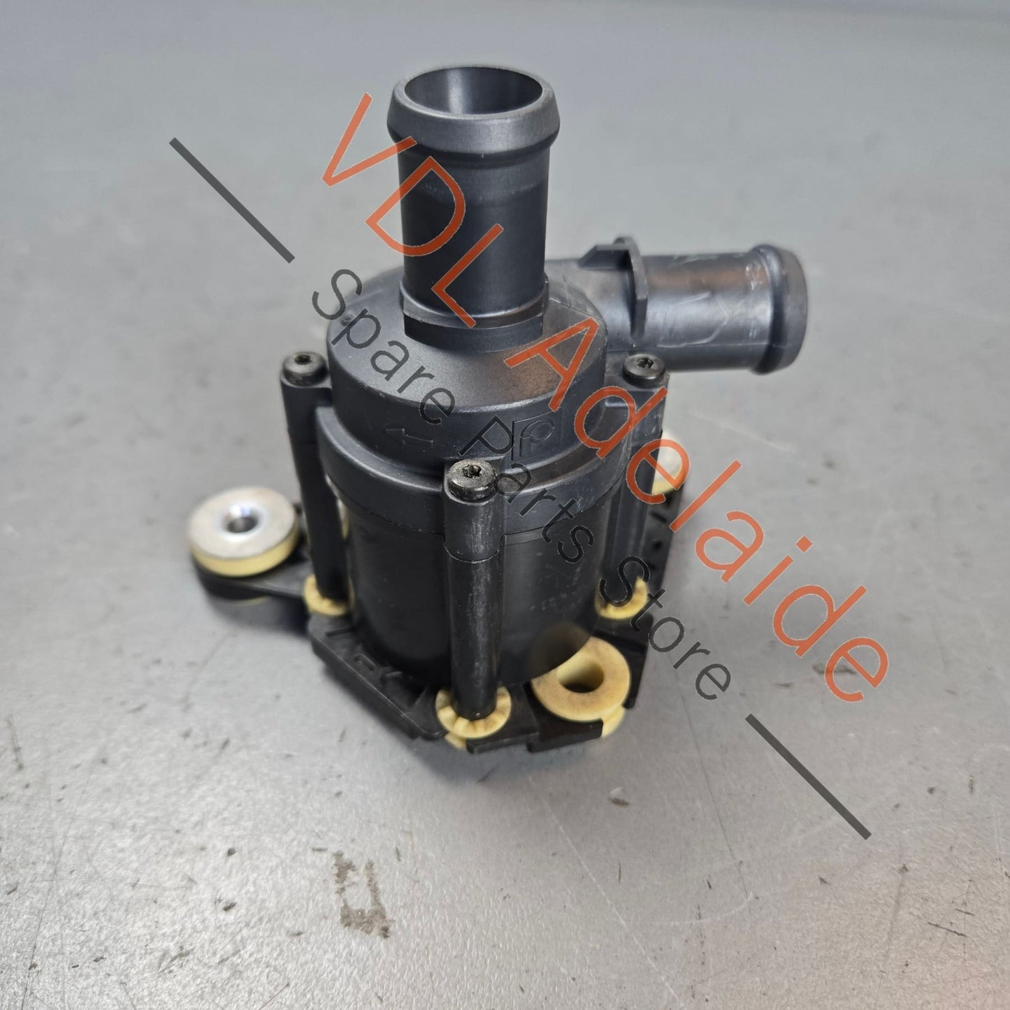 06H121601P 9A712160110  Porsche Audi VW Auxiliary Electric Water Pump 06H121601P 9A712160110