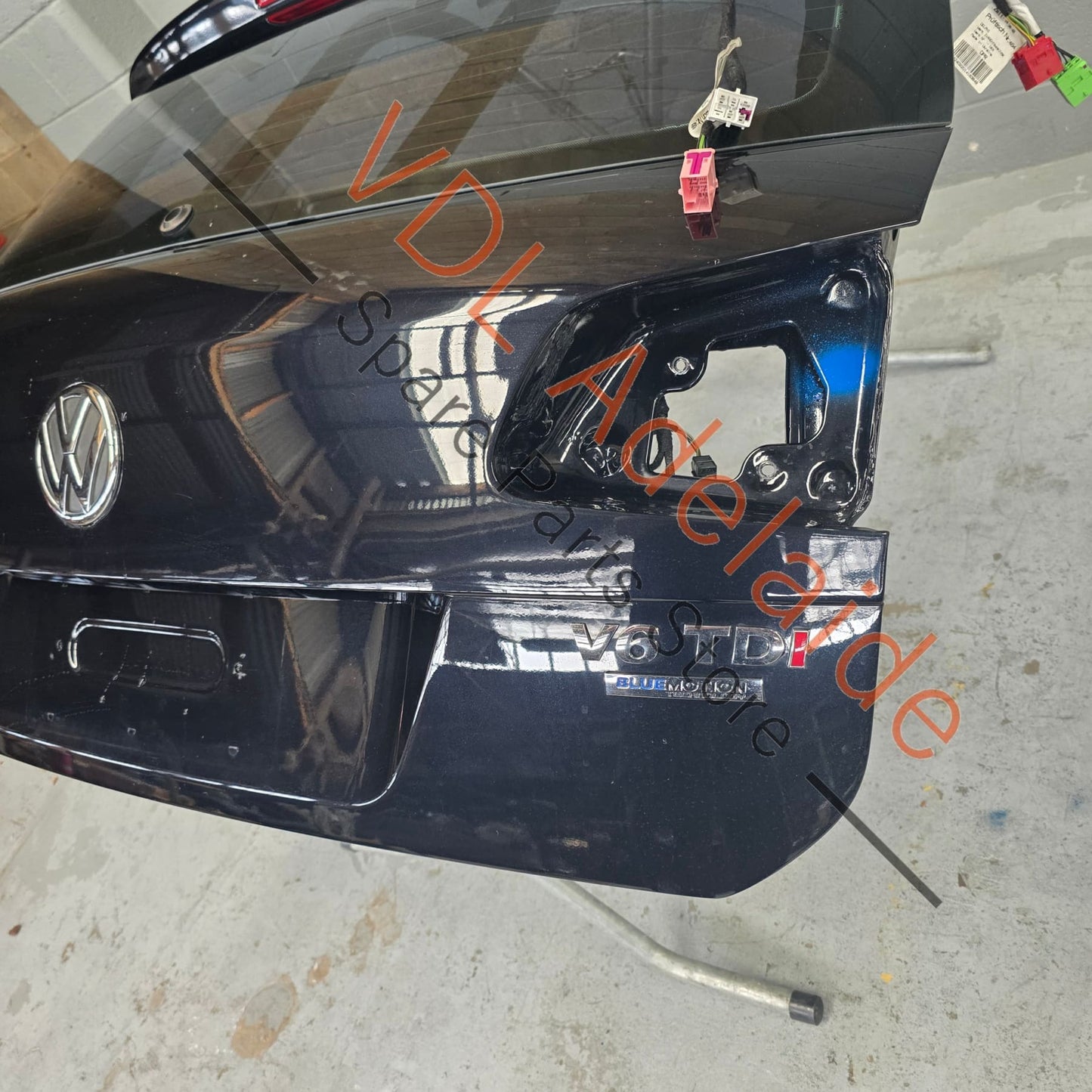 7P6827025B     VW Volkswagen Touareg 7P 2011-2018 Boot Trunk Rear Panel 7P6827025B Black