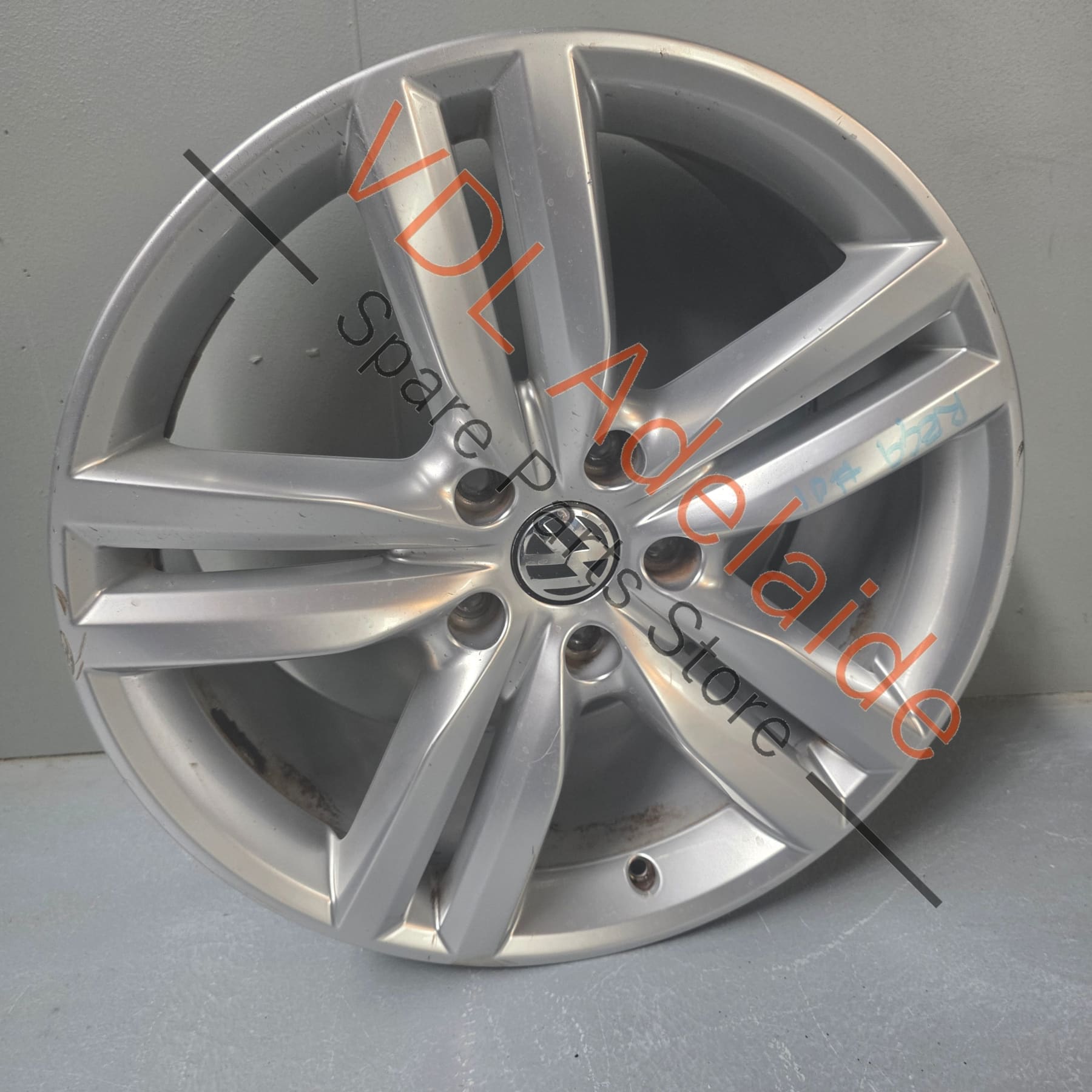 7P6601025AF     VW Touareg 20in x 9in Alloy Wheel 7P6601025AF Pikes Peak design #01