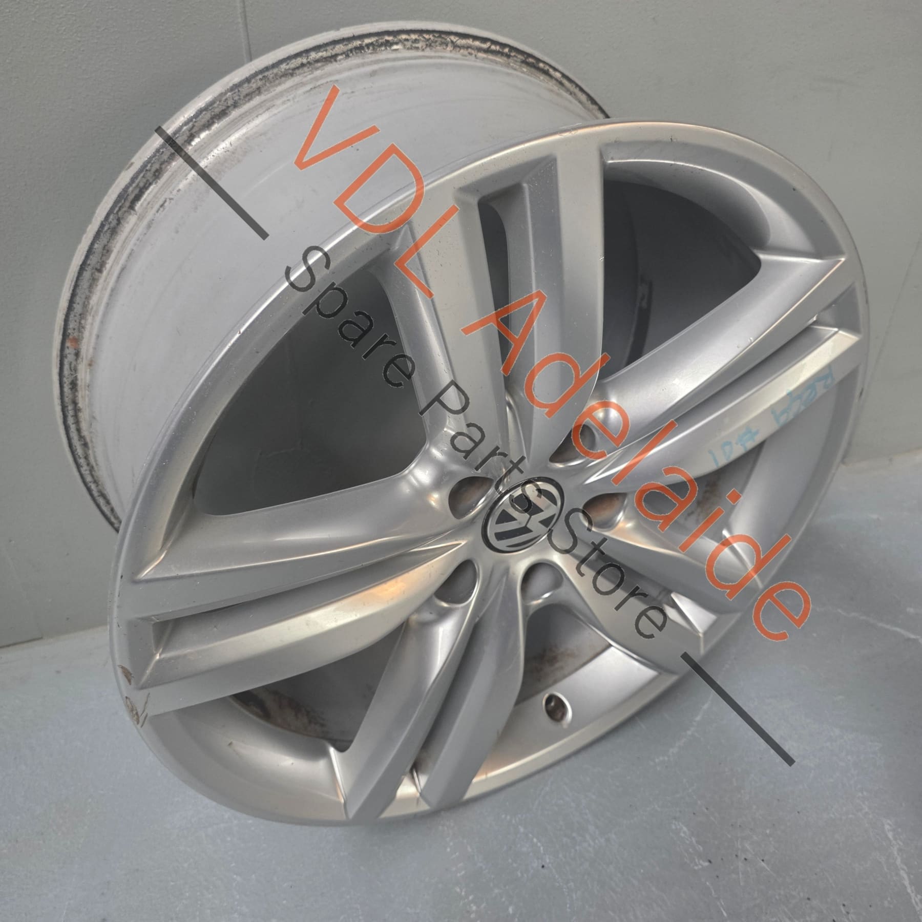 7P6601025AF     VW Touareg 20in x 9in Alloy Wheel 7P6601025AF Pikes Peak design #01