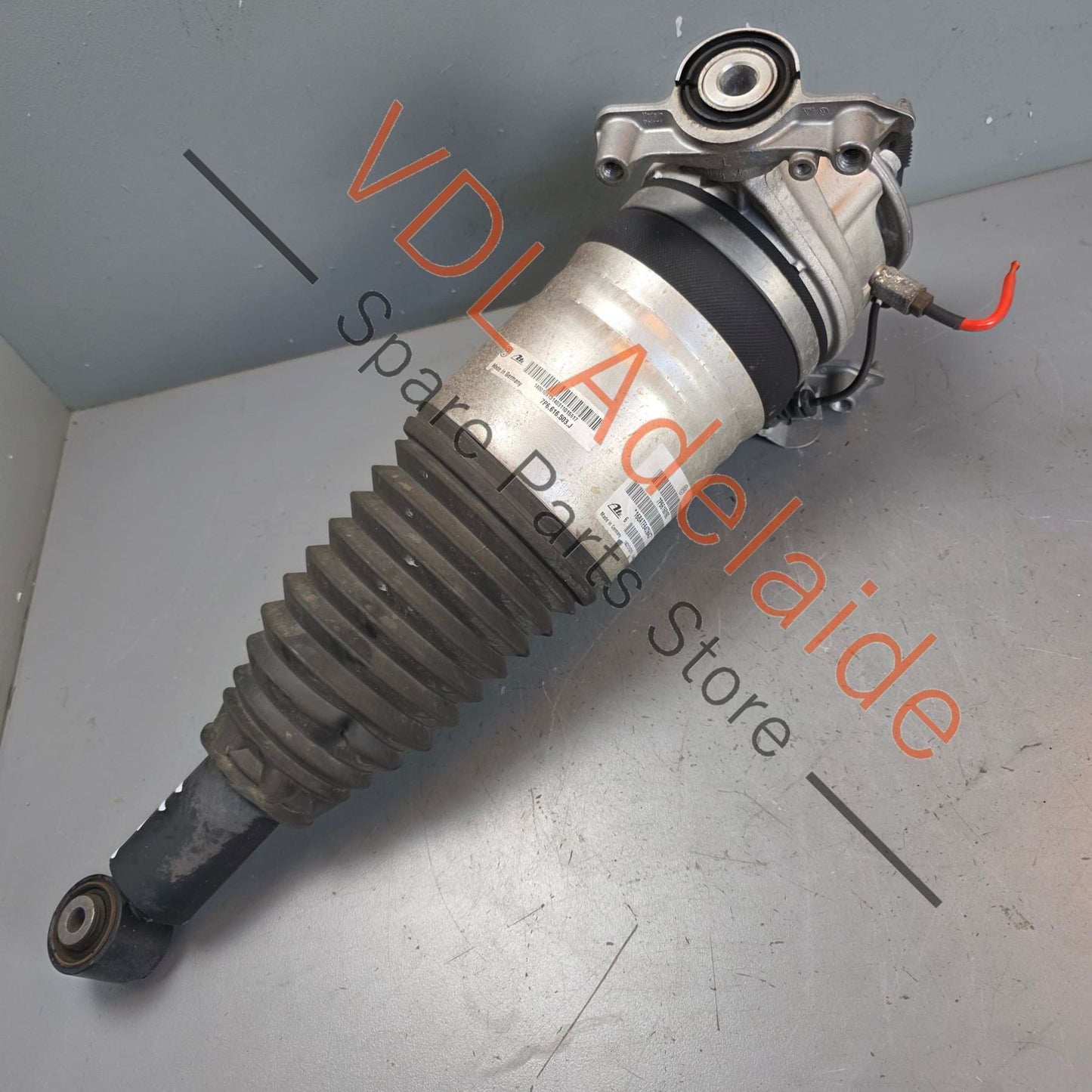 7P6616019G     VW Touareg 7P Left Rear Air Suspension Strut Shock Absorber 7P6616019G