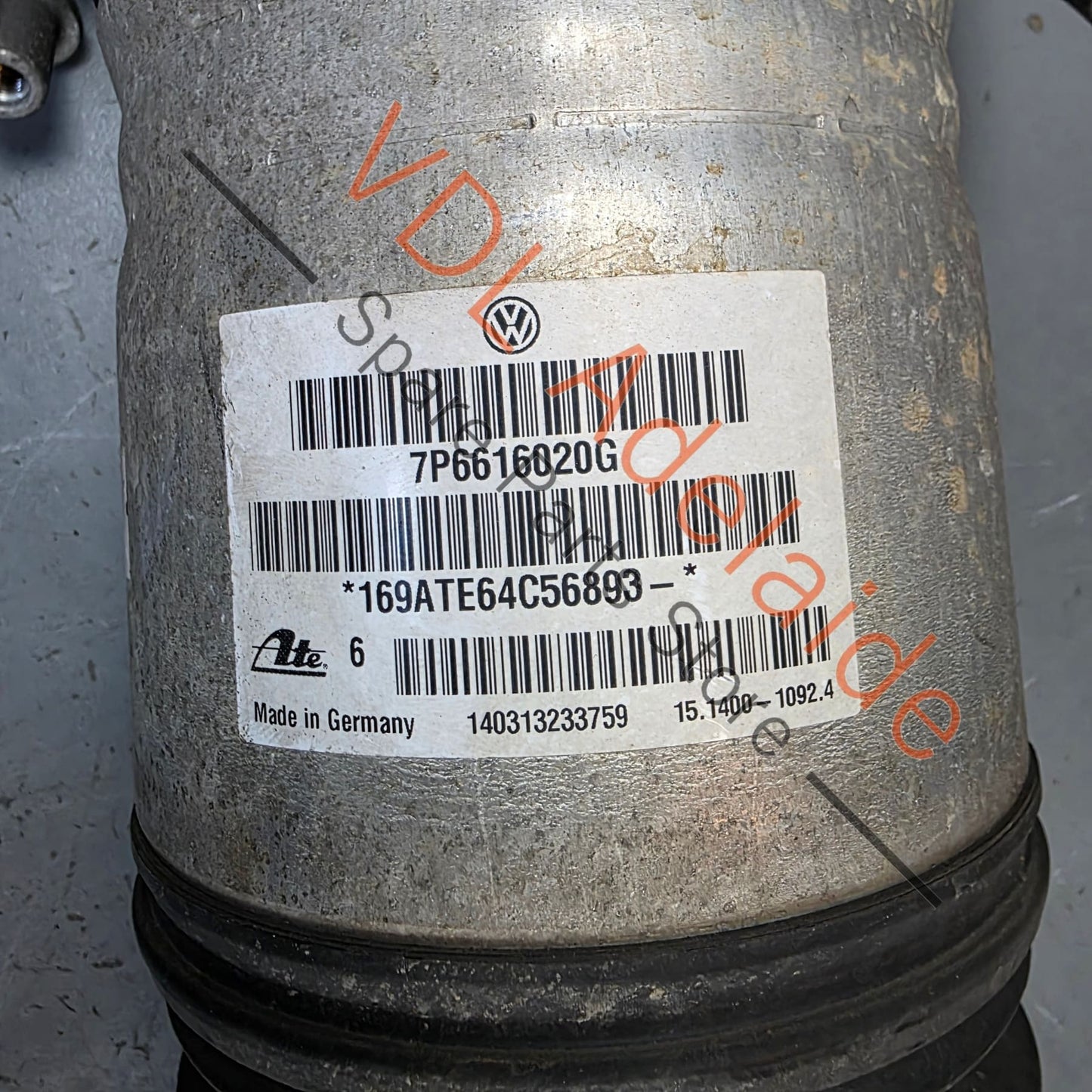 7P6616020G     VW Touareg 7P Right Rear Air Suspension Strut Shock Absorber 7P6616020G