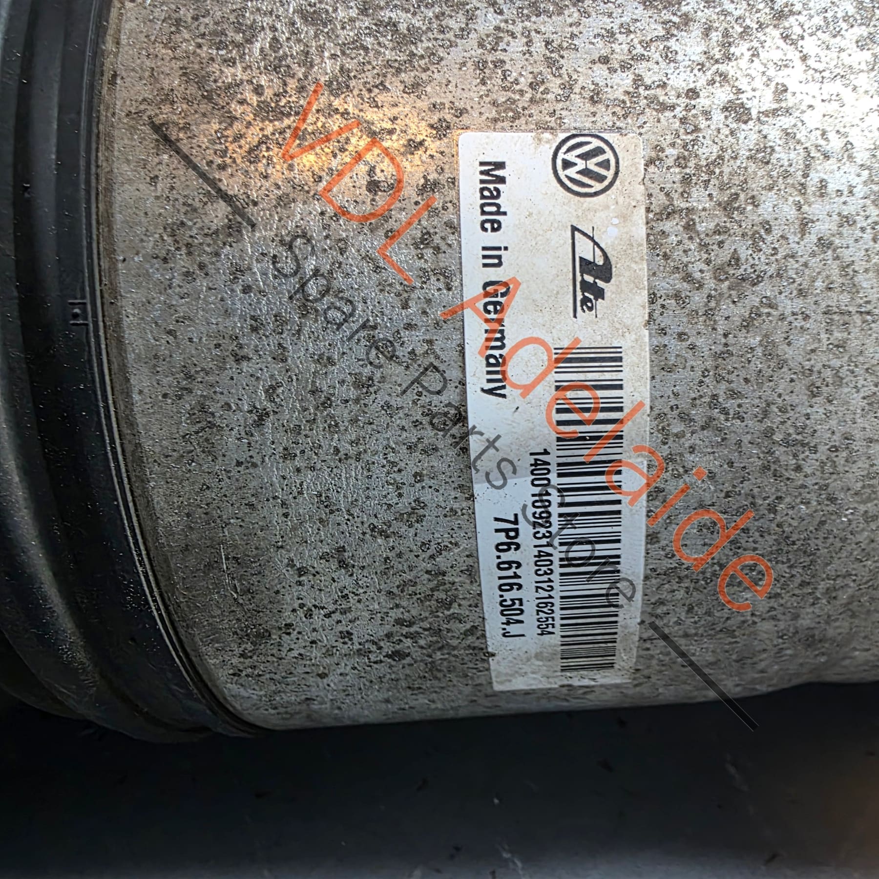 7P6616020G     VW Touareg 7P Right Rear Air Suspension Strut Shock Absorber 7P6616020G